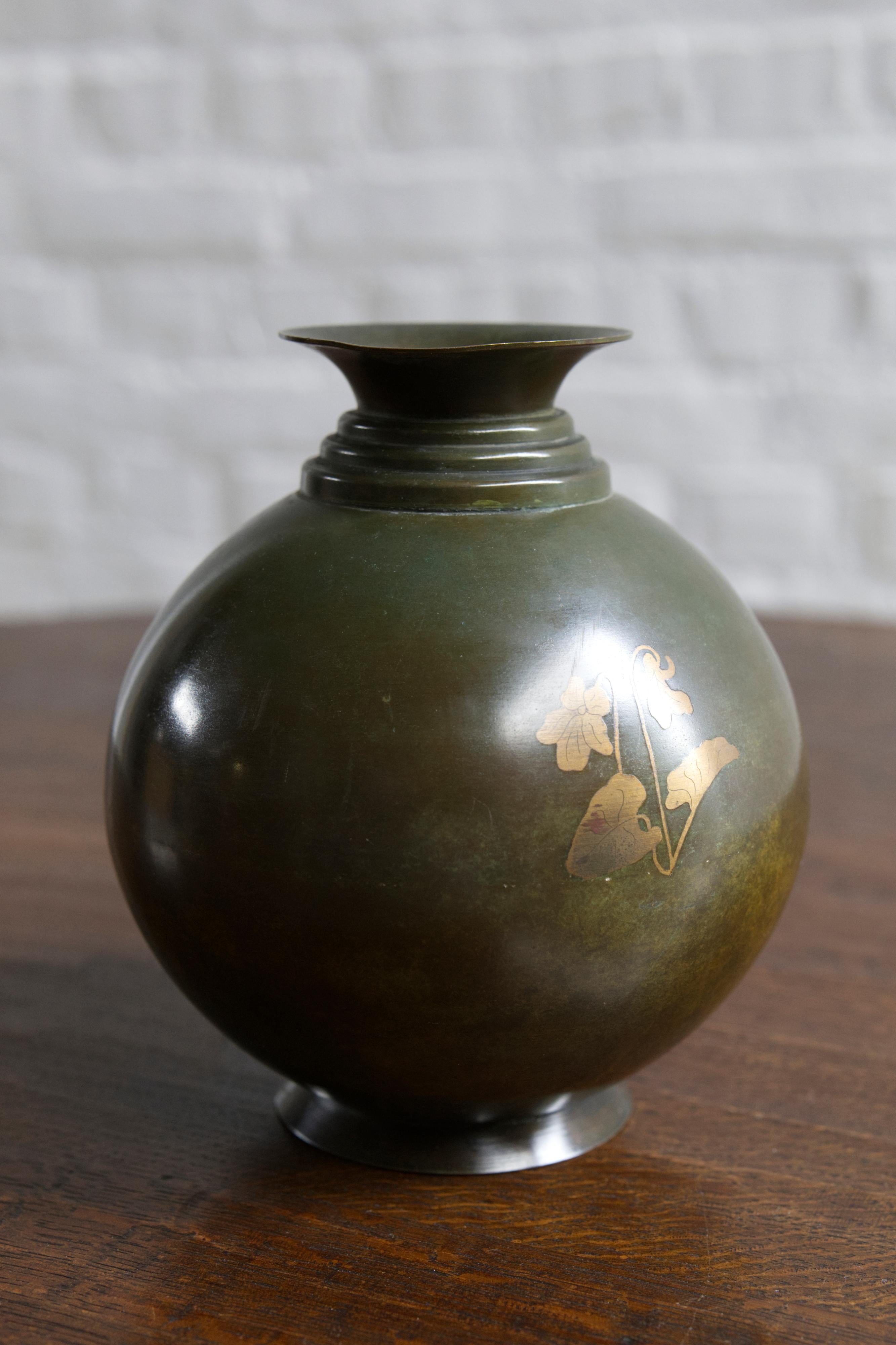 Metà XX secolo Vaso in bronzo Art déco di Krone Bonce, Danimarca 1930 ca. in vendita