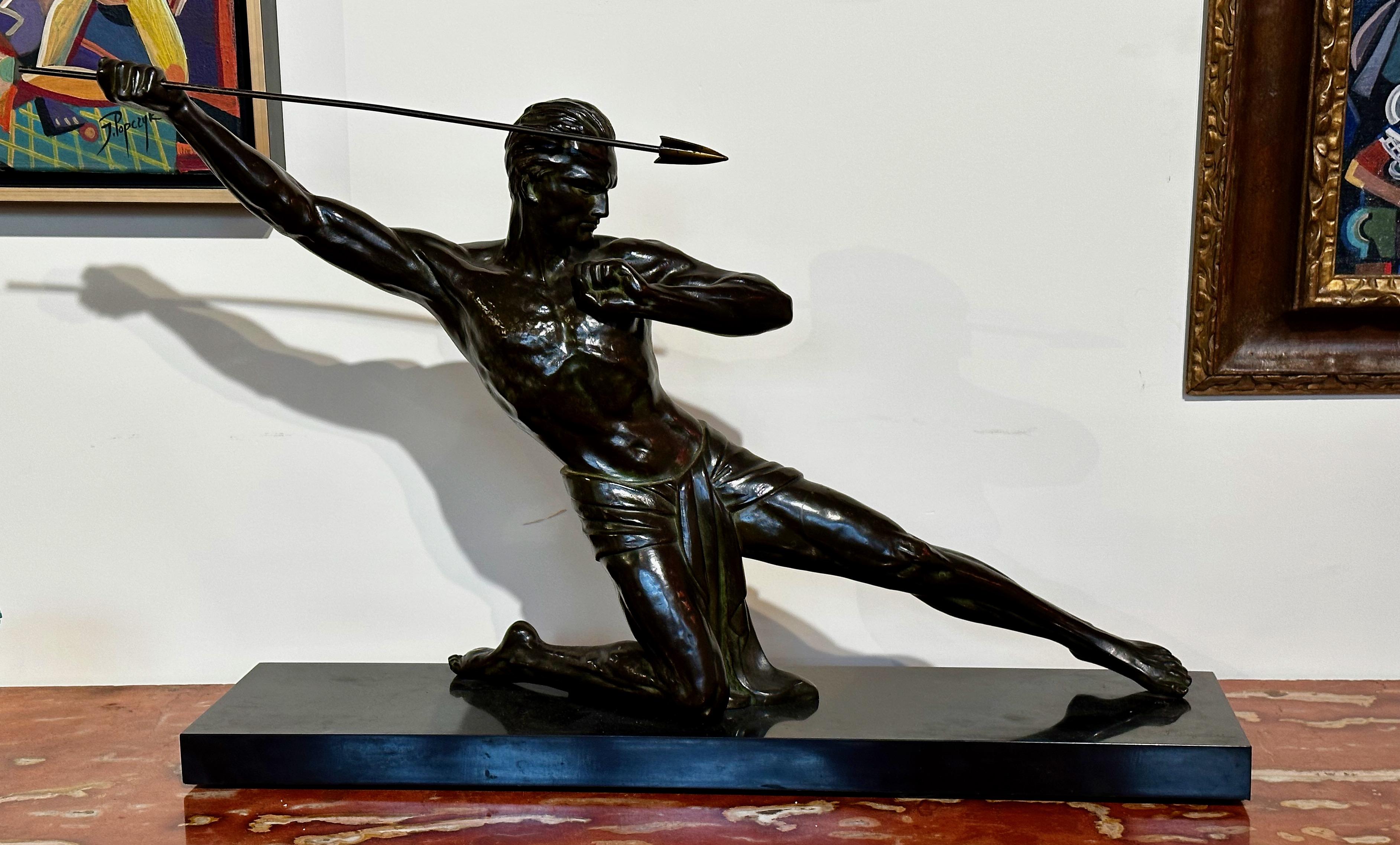 Flacon de guerrier Javelin en bronze Art Déco de P. Hugonnet, France, années 1930 en vente 3