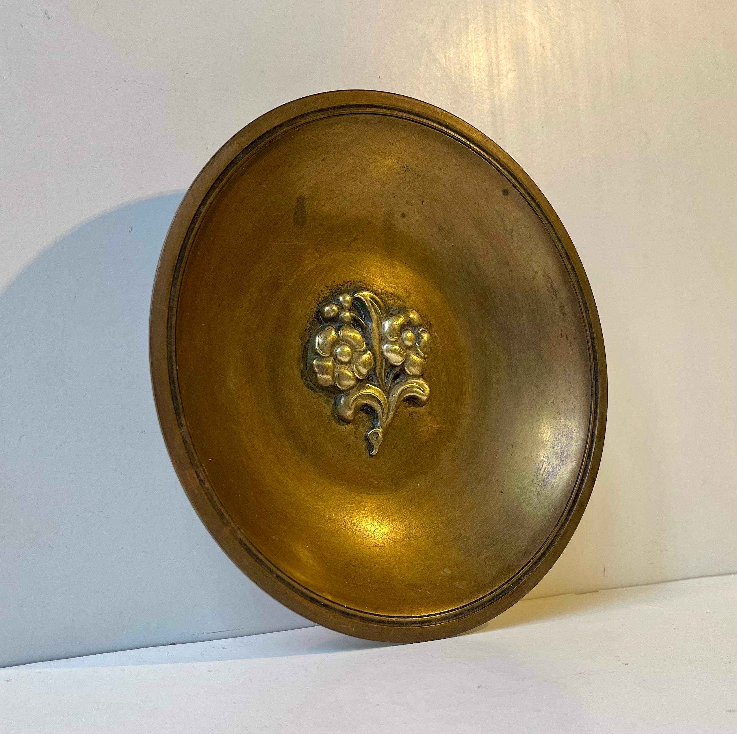 Art Deco Bronze mit Blumen von Njal Dänemark, 1930er Jahre im Angebot 2