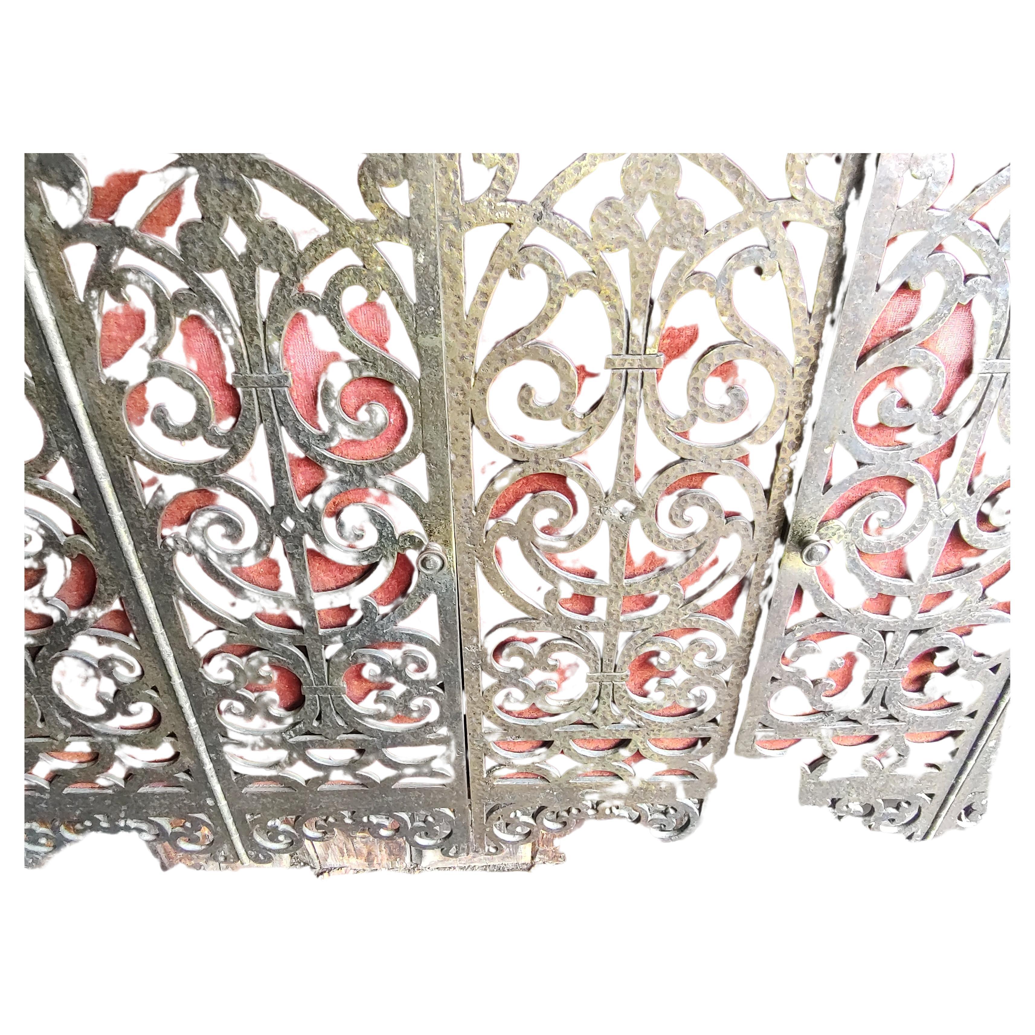 Français Miroir mural Art Déco en bronze avec marbre Portero attribué à Oscar Bach en vente