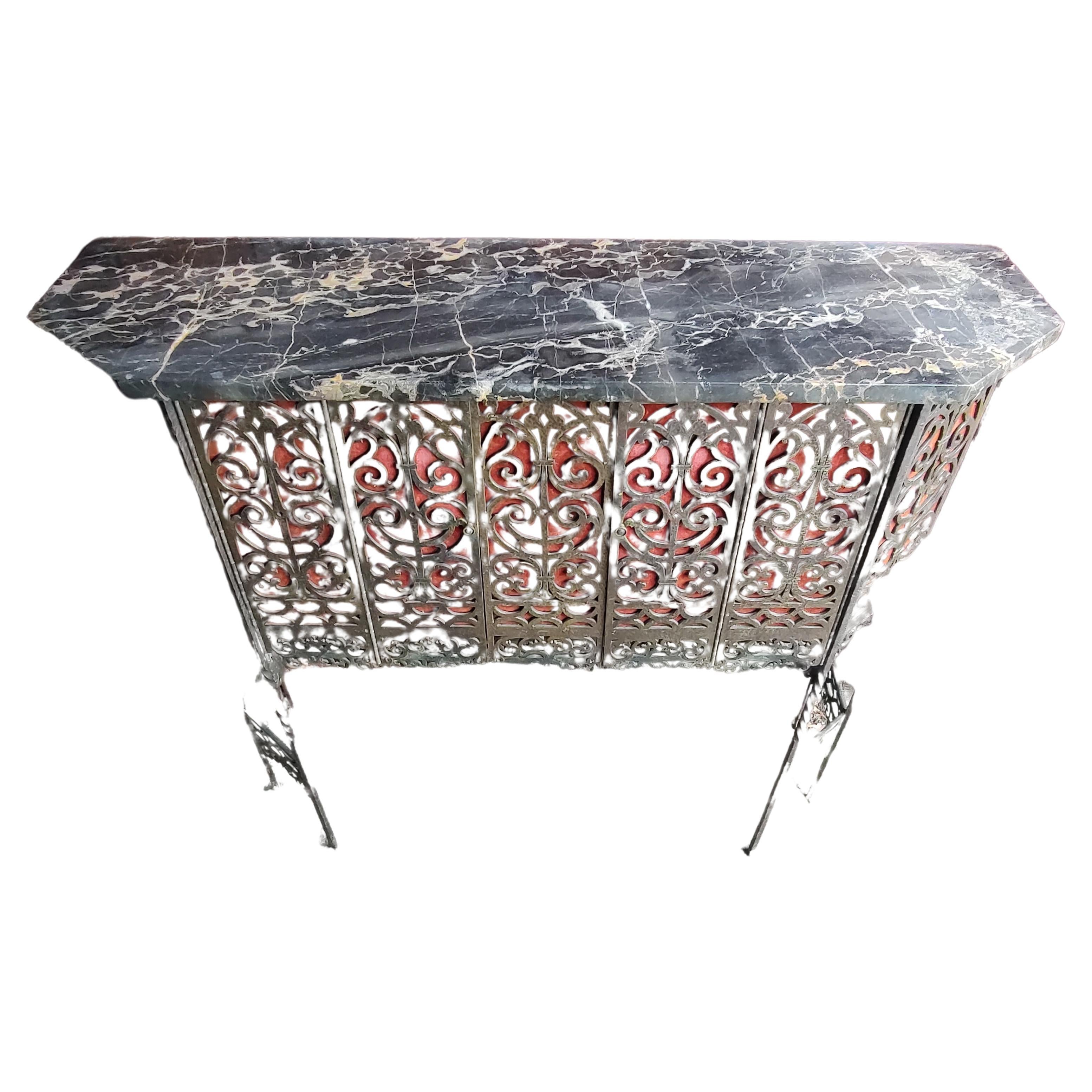 Milieu du XXe siècle Miroir mural Art Déco en bronze avec marbre Portero attribué à Oscar Bach en vente