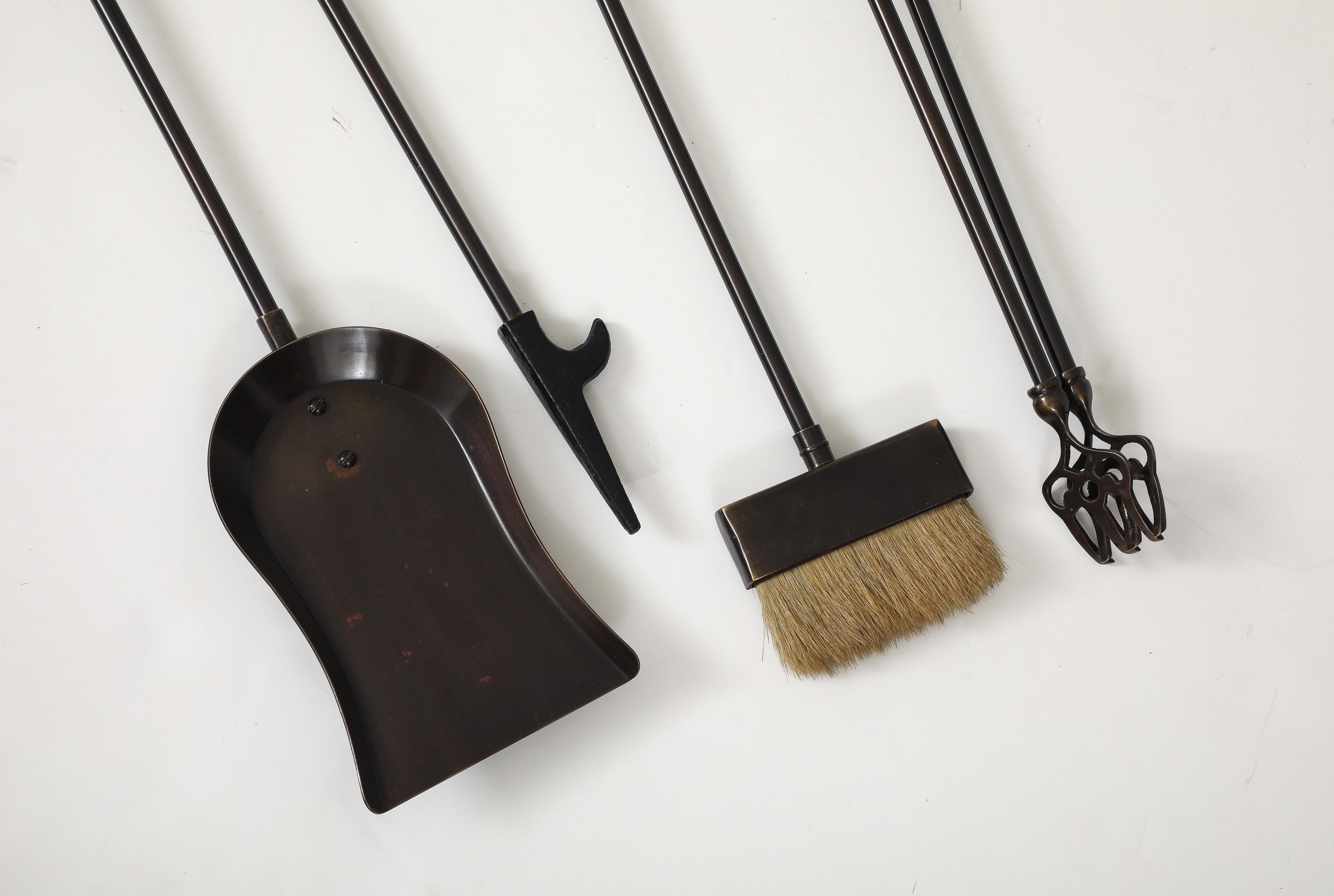 Cheval Art Déco Bronzé Outils de Cheminée en vente 3