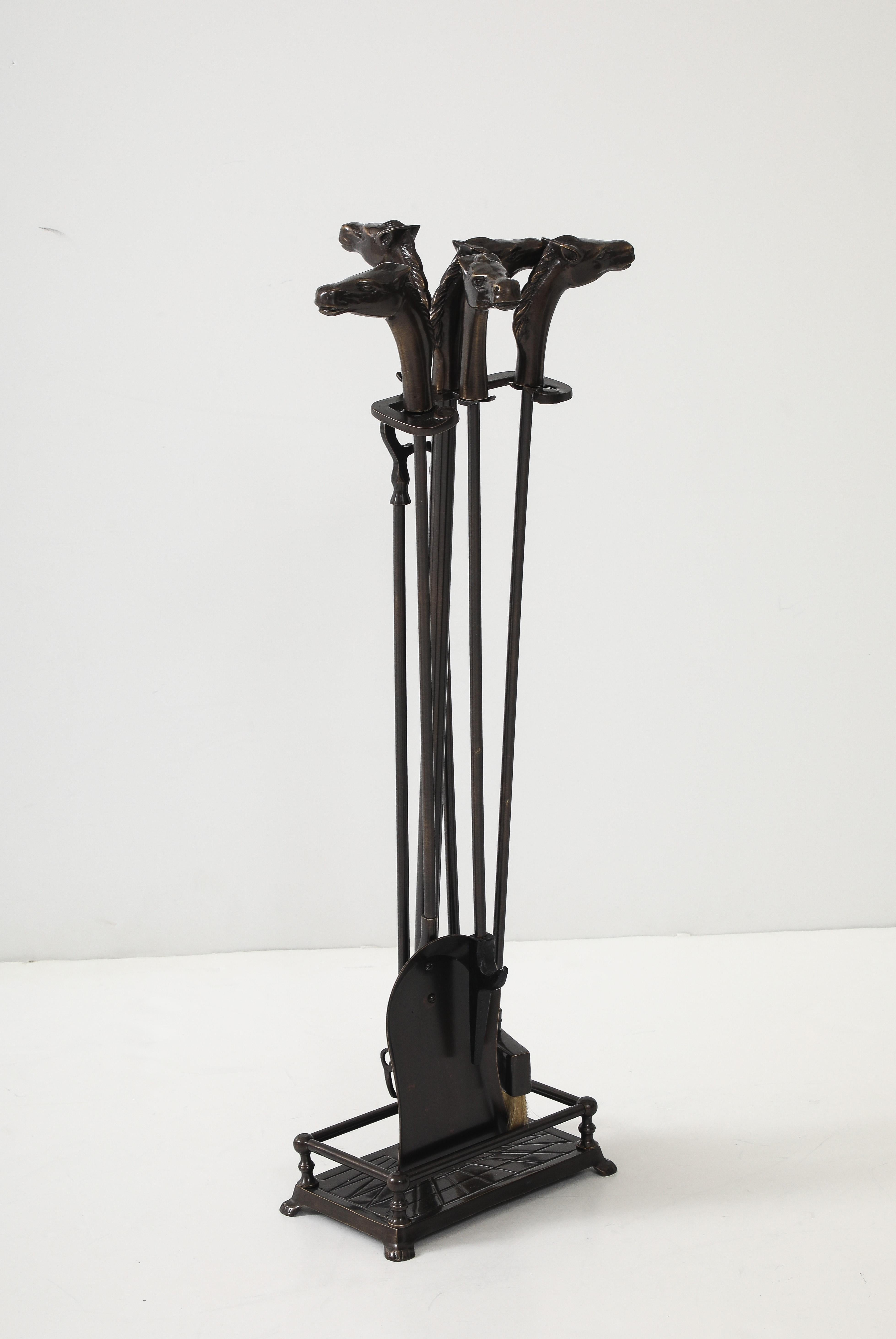 Effet bronze Cheval Art Déco Bronzé Outils de Cheminée en vente