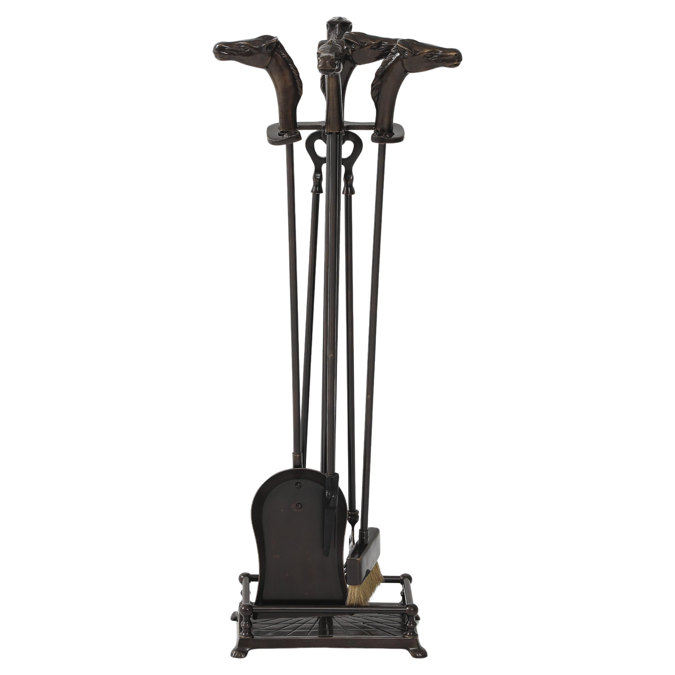 Cheval Art Déco Bronzé Outils de Cheminée en vente