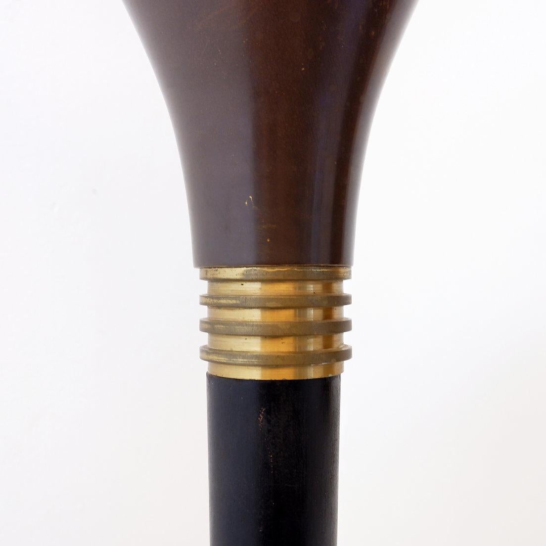 Art Deco bronzed metal and brass floor lamp in the style of Pietro Chiesa, 1940s For Sale 7