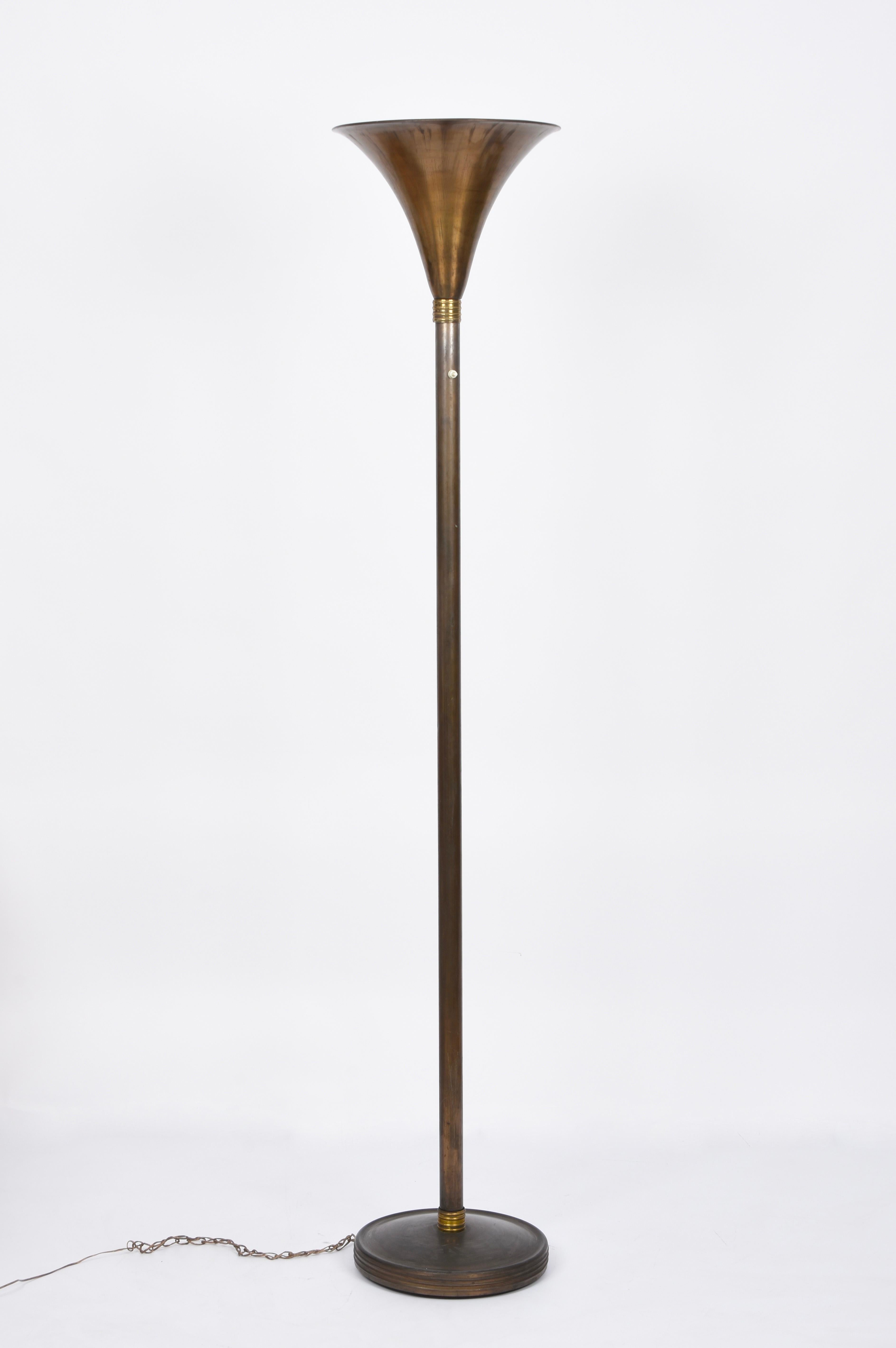 Art Deco Bronzed Metal and Brass Italian Floor Lamp after Pietro Chiesa, 1940s In Good Condition For Sale In Roma, IT