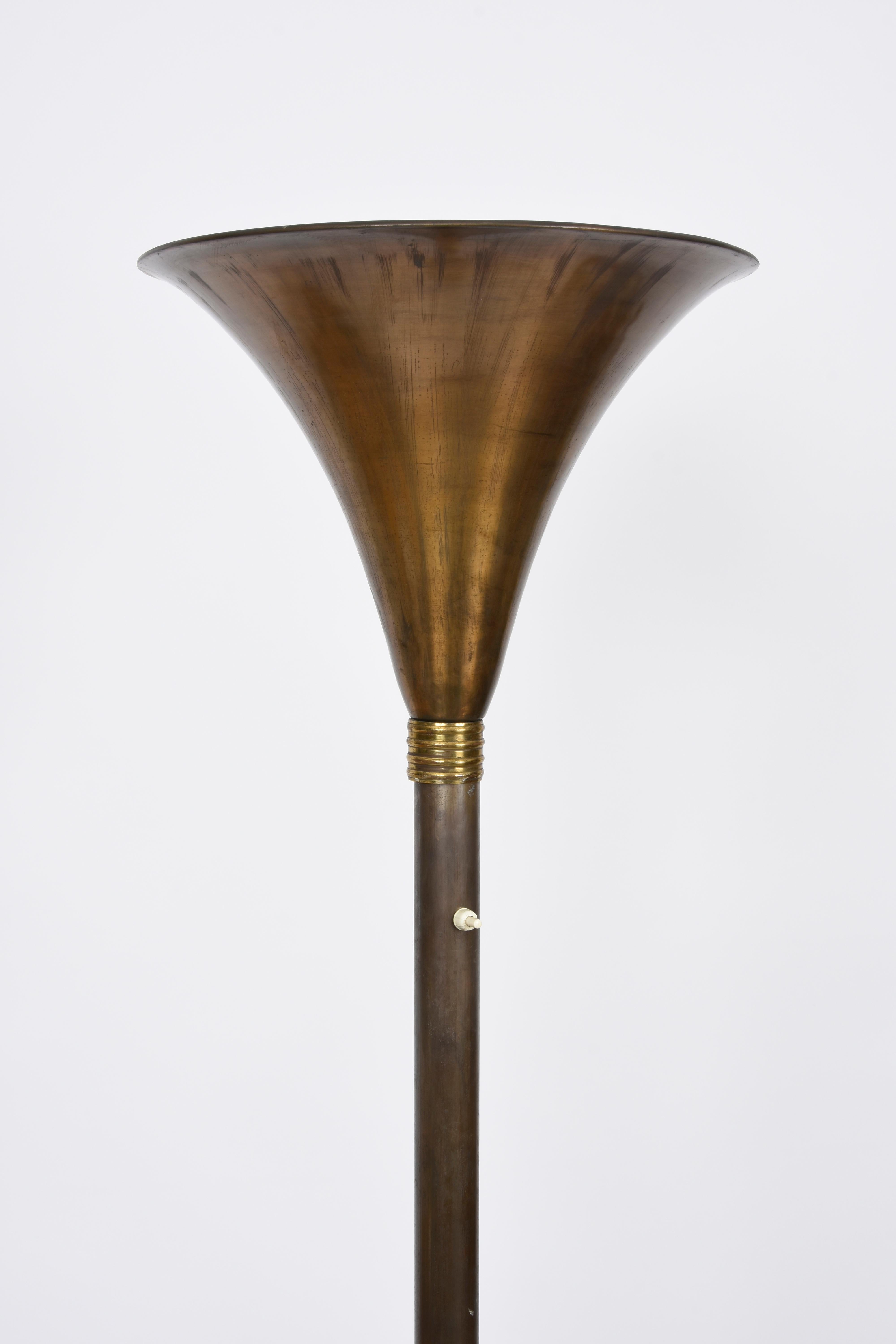 Art Deco Bronzed Metal and Brass Italian Floor Lamp after Pietro Chiesa, 1940s For Sale 1