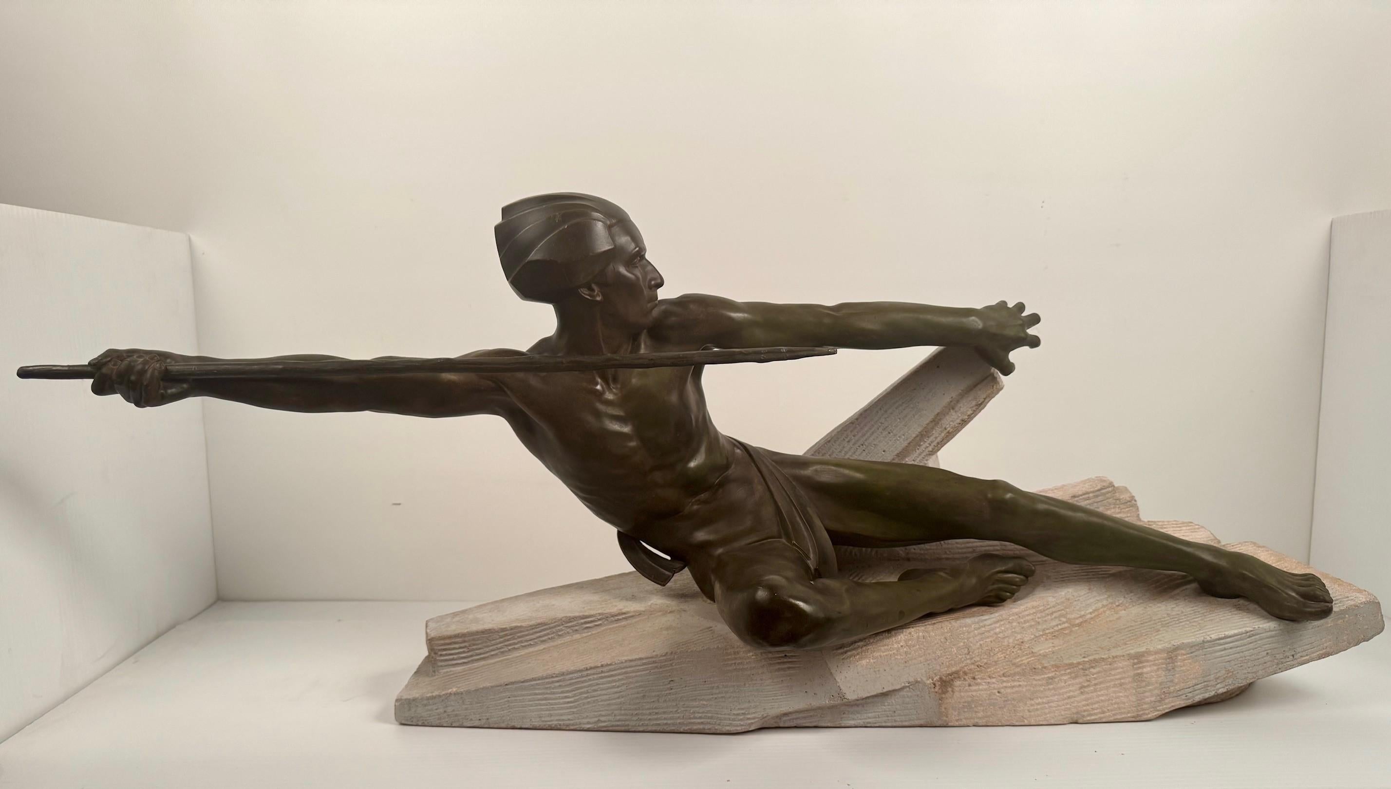 Intagliato a mano Art Deco in metallo bronzato L'Ambuscade Max Le Verrier in vendita