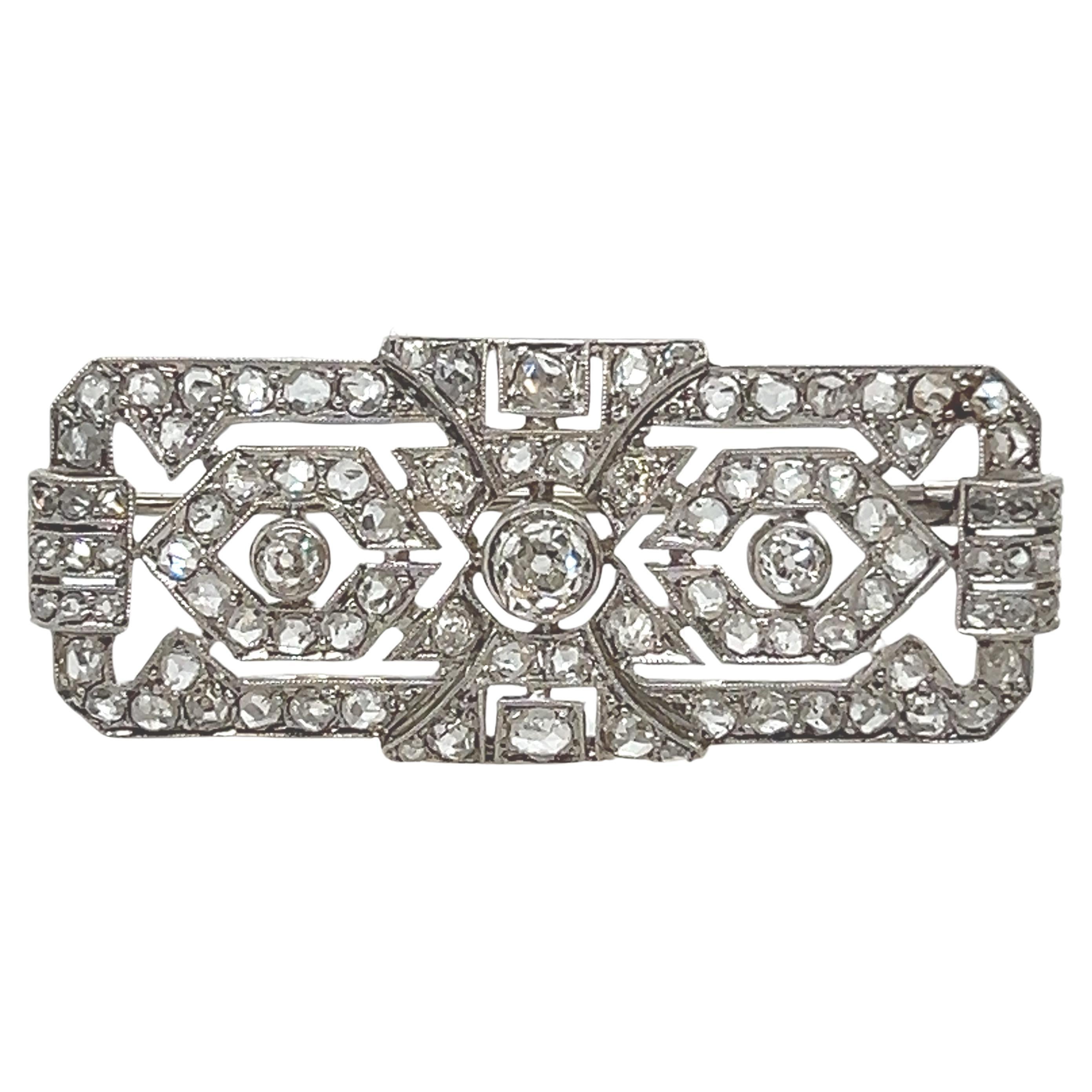 Art Deco Brooch Adorned with 3.01 Carat Diamonds And Platinum