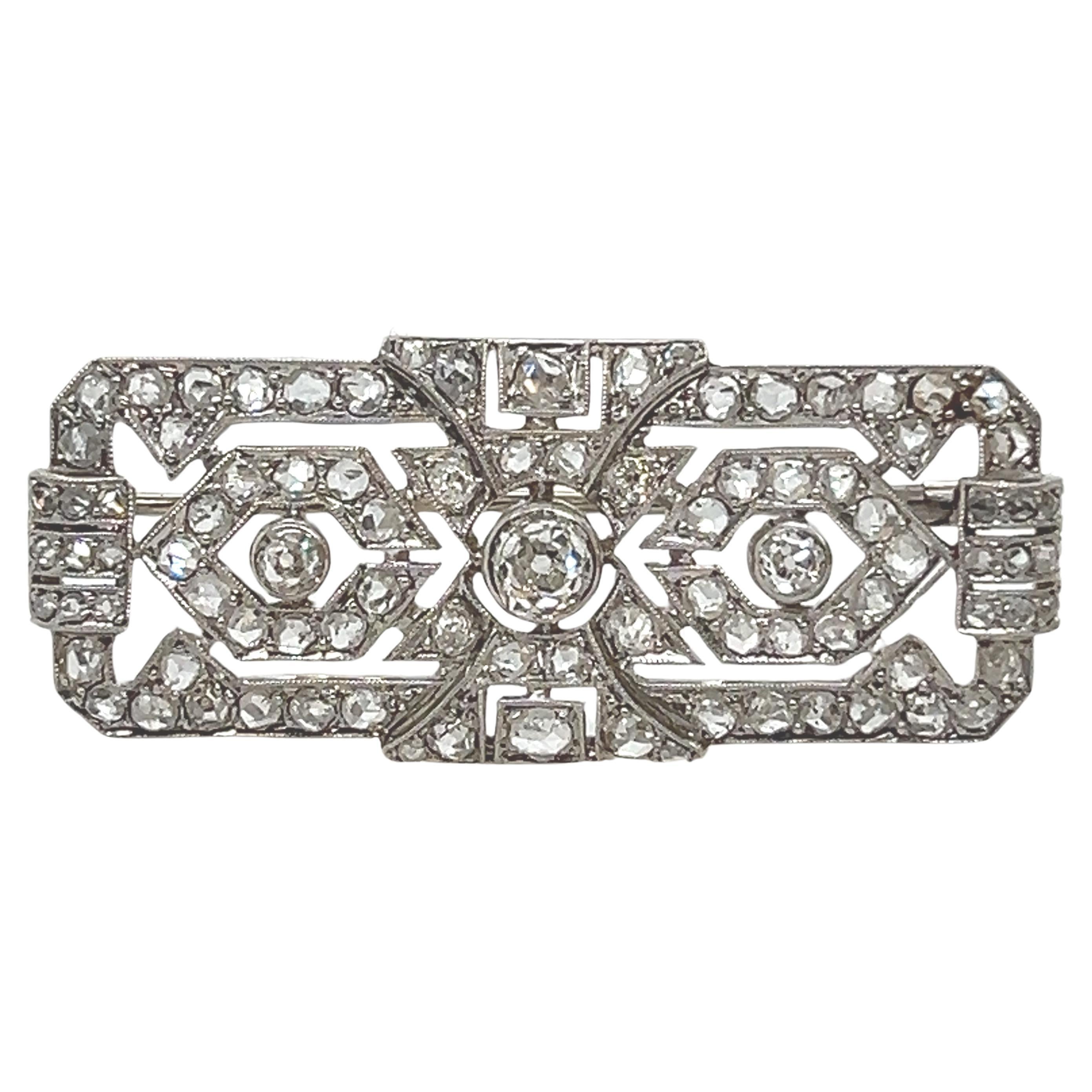 Art Deco Brooch Adorned with 3.01 Carat Diamonds And Platinum For Sale