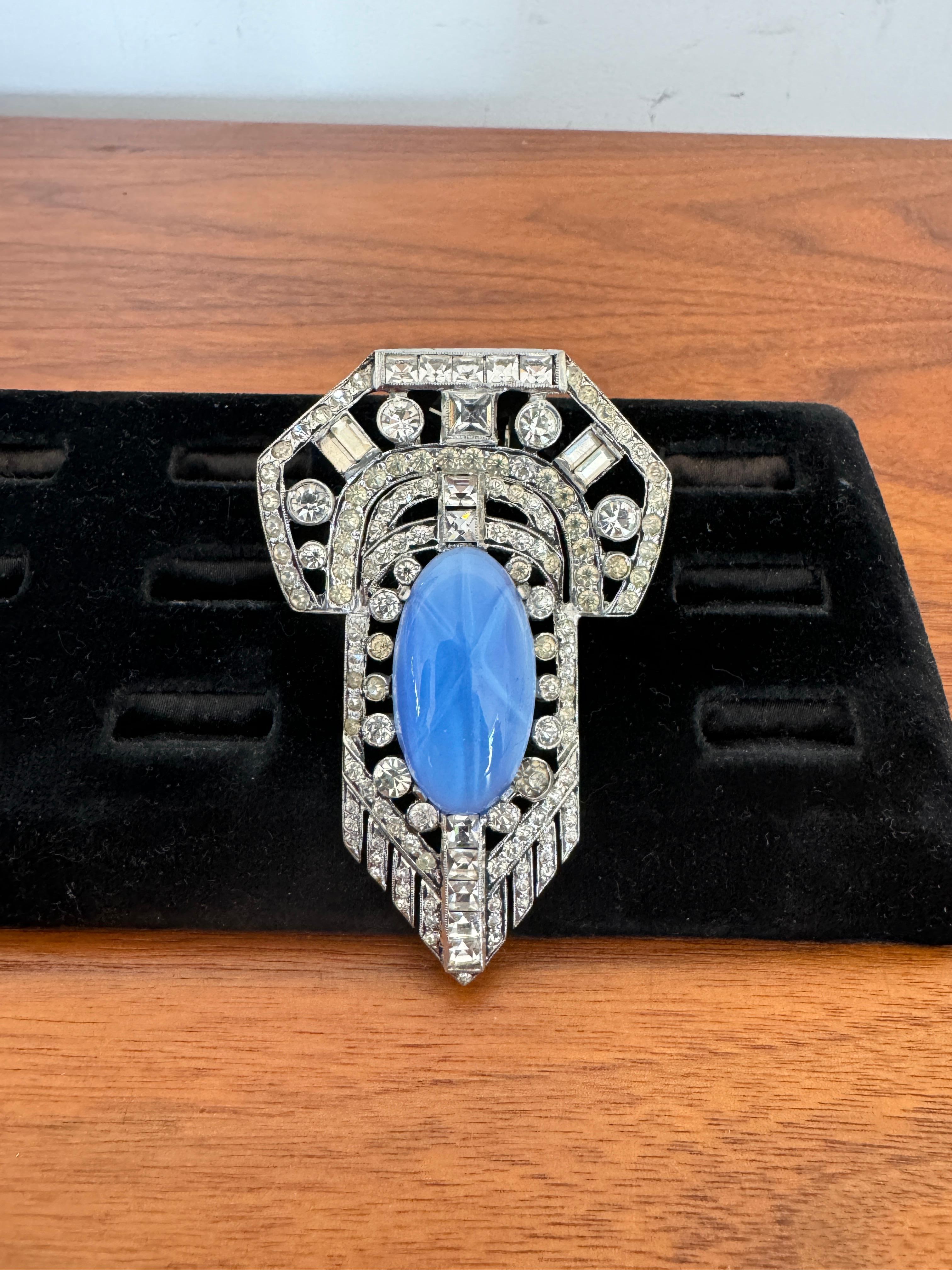 Donna Spilla Art Deco Clip per cappotto con strass finto occhio di gatto Collana antica anni '20 in vendita