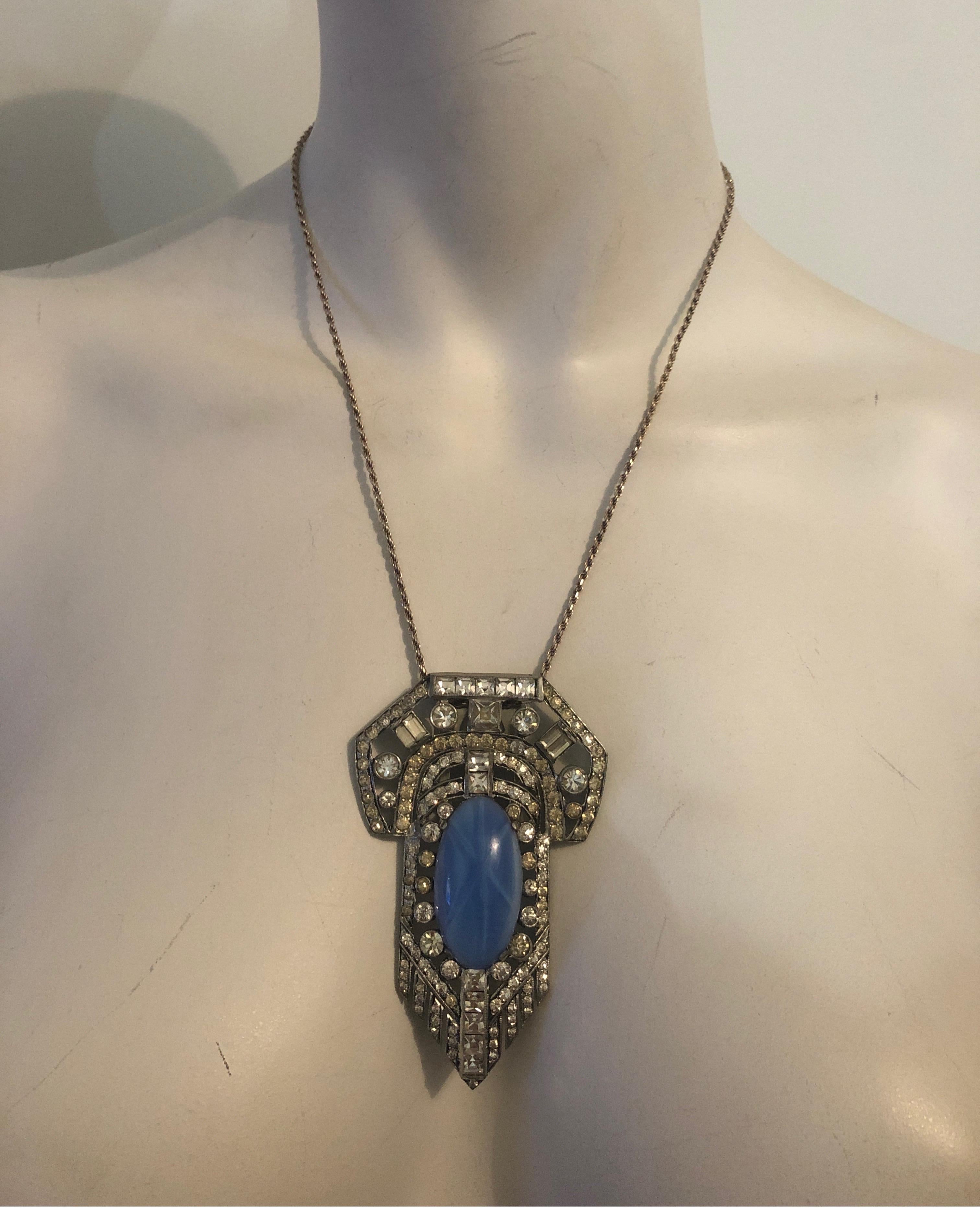 Spilla Art Deco Clip per cappotto con strass finto occhio di gatto Collana antica anni '20 in vendita 1