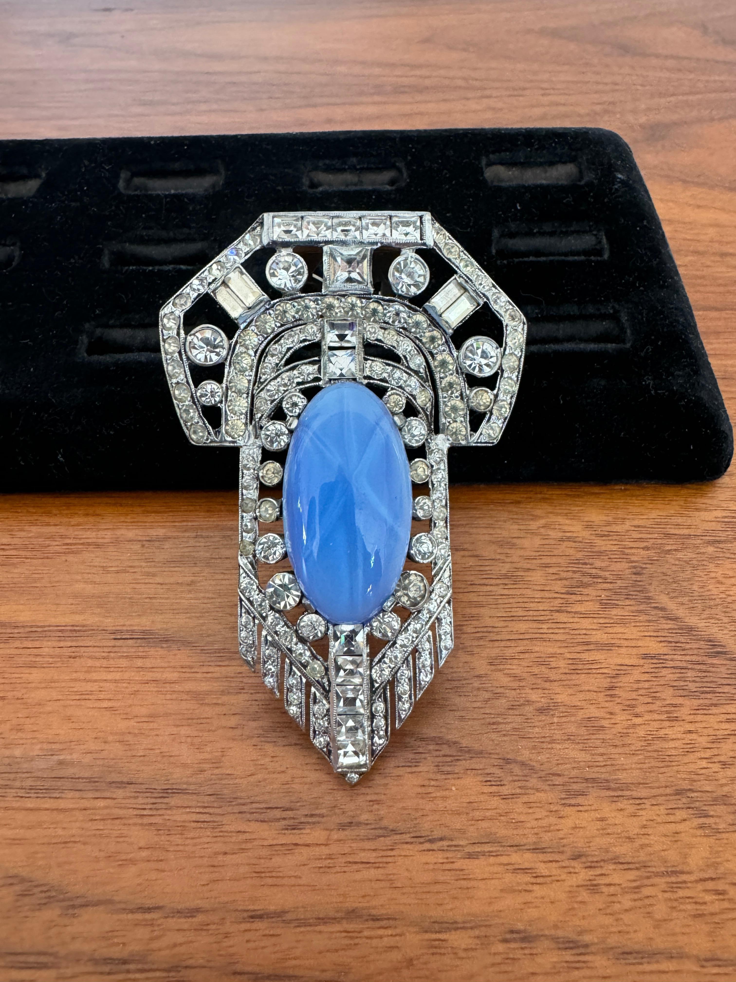 Spilla Art Deco Clip per cappotto con strass finto occhio di gatto Collana antica anni '20 in vendita 4