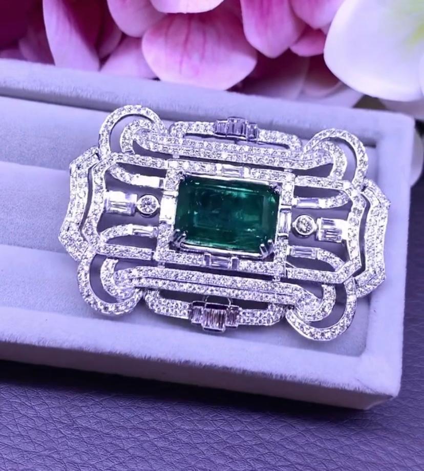 Art Deco AIG Certfied 13.00 Ct Zambian Emerald  4.60 Ct Diamonds 18k Gold Brooch-Pendant  For Sale