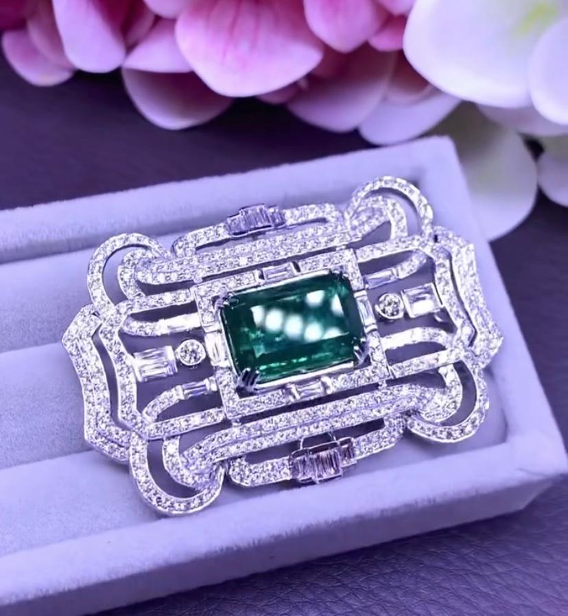 Mixed Cut AIG Certfied 13.00 Ct Zambian Emerald  4.60 Ct Diamonds 18k Gold Brooch-Pendant  For Sale
