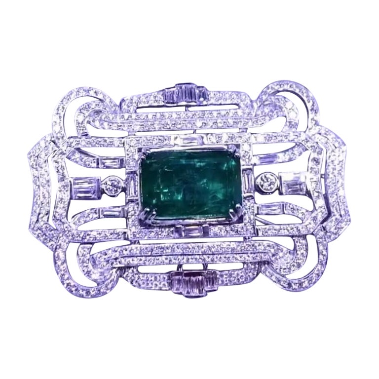 AIG zertifizierter 13,00 Karat sambischer Smaragd  4,60 Karat Diamanten 18k Gold Brosche-Anhänger  im Angebot