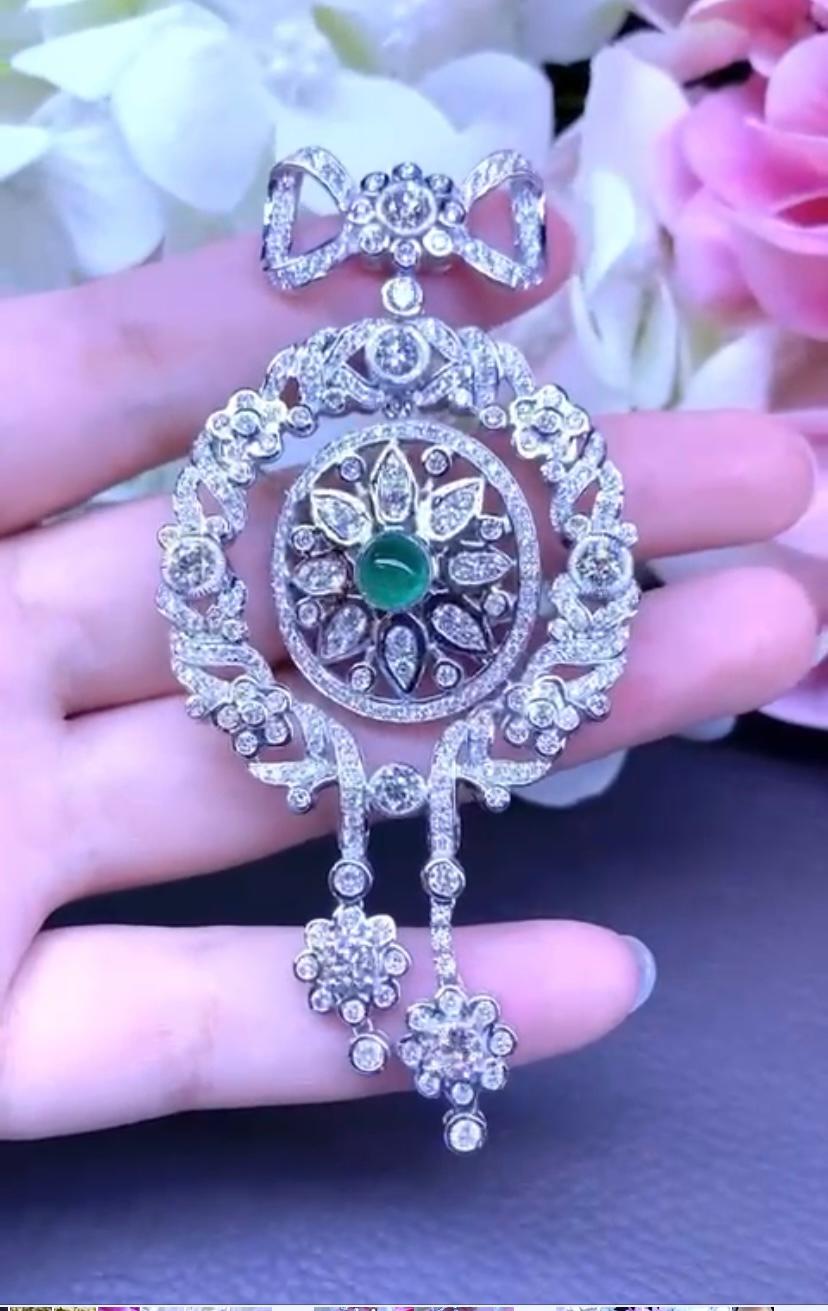 Diamonds 7.60 Ct Zambian Emerald 1.40 Ct 18k Gold Art Deco Pendant  In New Condition For Sale In Massafra, IT