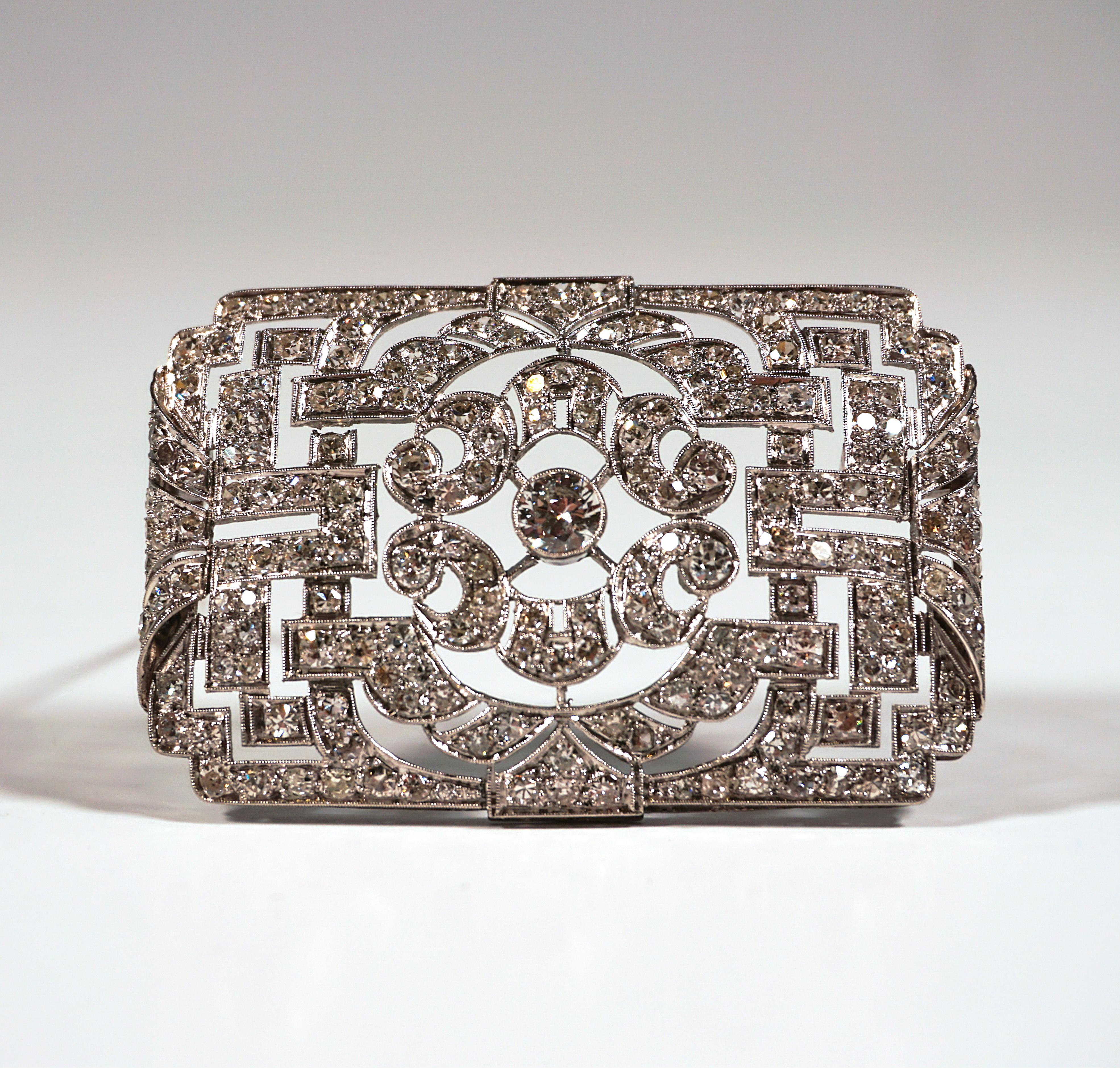 Art Deco Art Déco Brooch, Platinum 950 With Diamonds Circa 7.5 Carat, Made ca 1930 For Sale