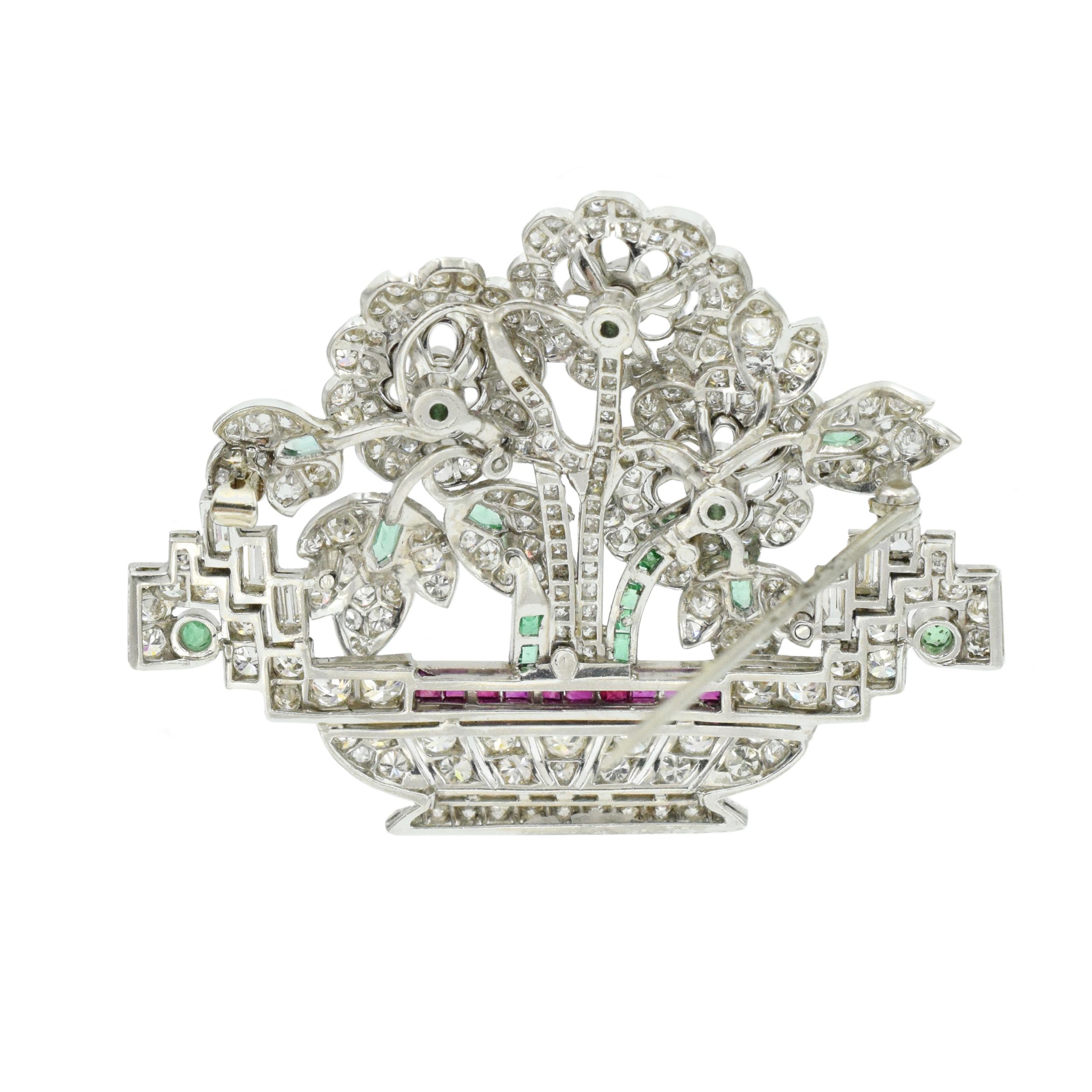 Art Deco Brooch Three Flowers In The Basket Made In Platinum In Excellent Condition For Sale In New York, NY