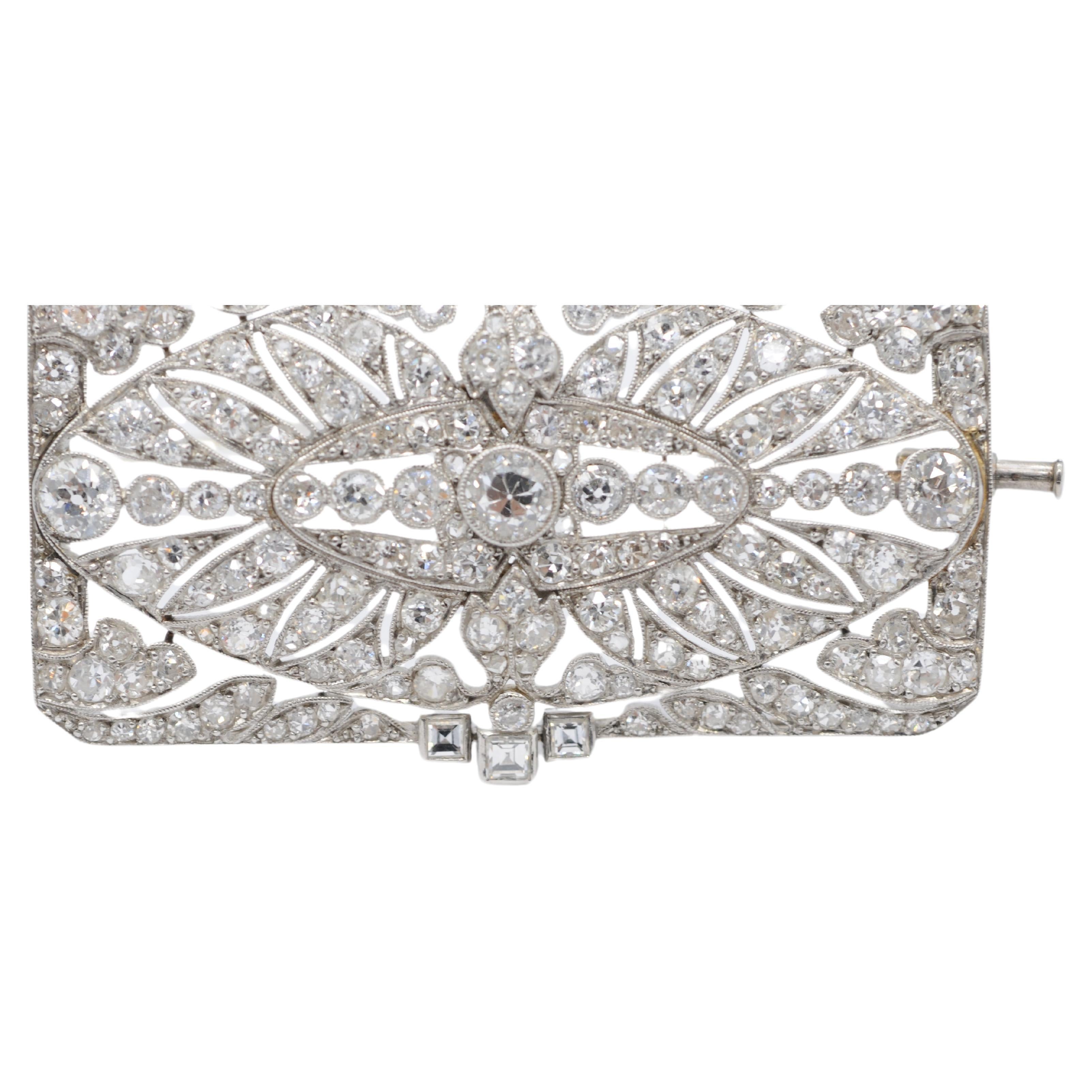 Art deco brooch with 170 diamonds in Old European cut noble platinum  For Sale 9