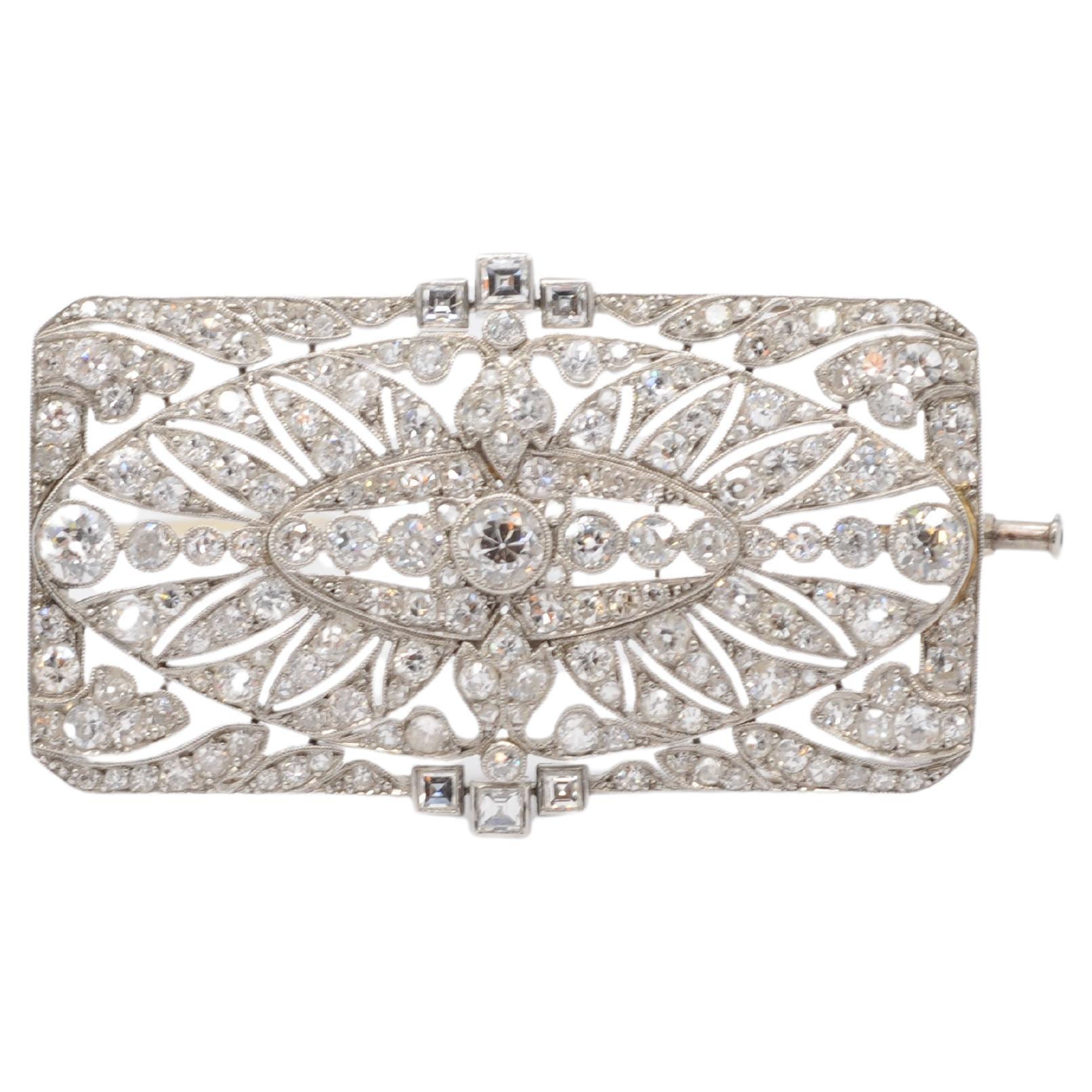 Art deco brooch with 170 diamonds in Old European cut noble platinum  For Sale 11