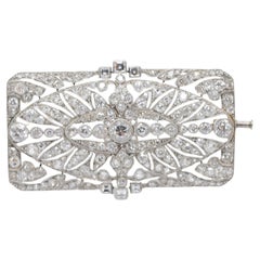 Art deco brooch with 170 diamonds in Old European cut noble platinum