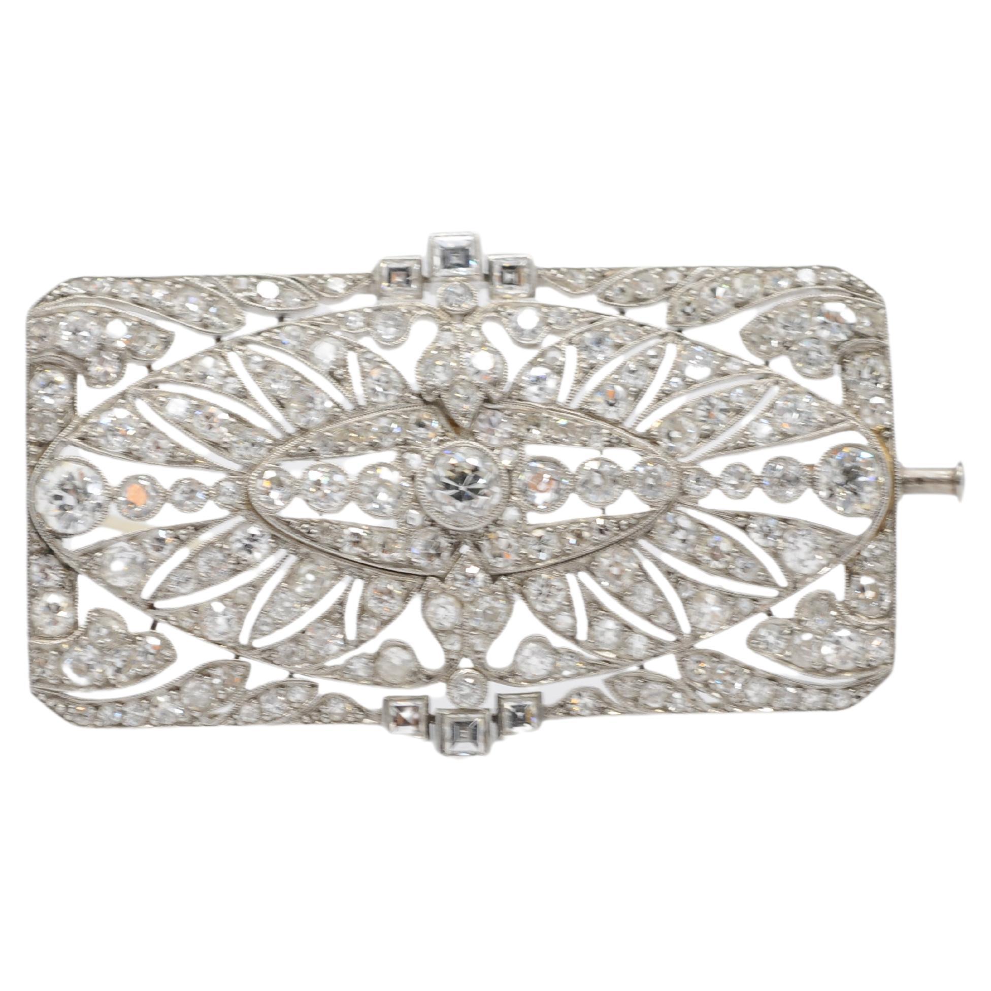 Art deco brooch with 170 diamonds in Old European cut noble platinum  For Sale 3