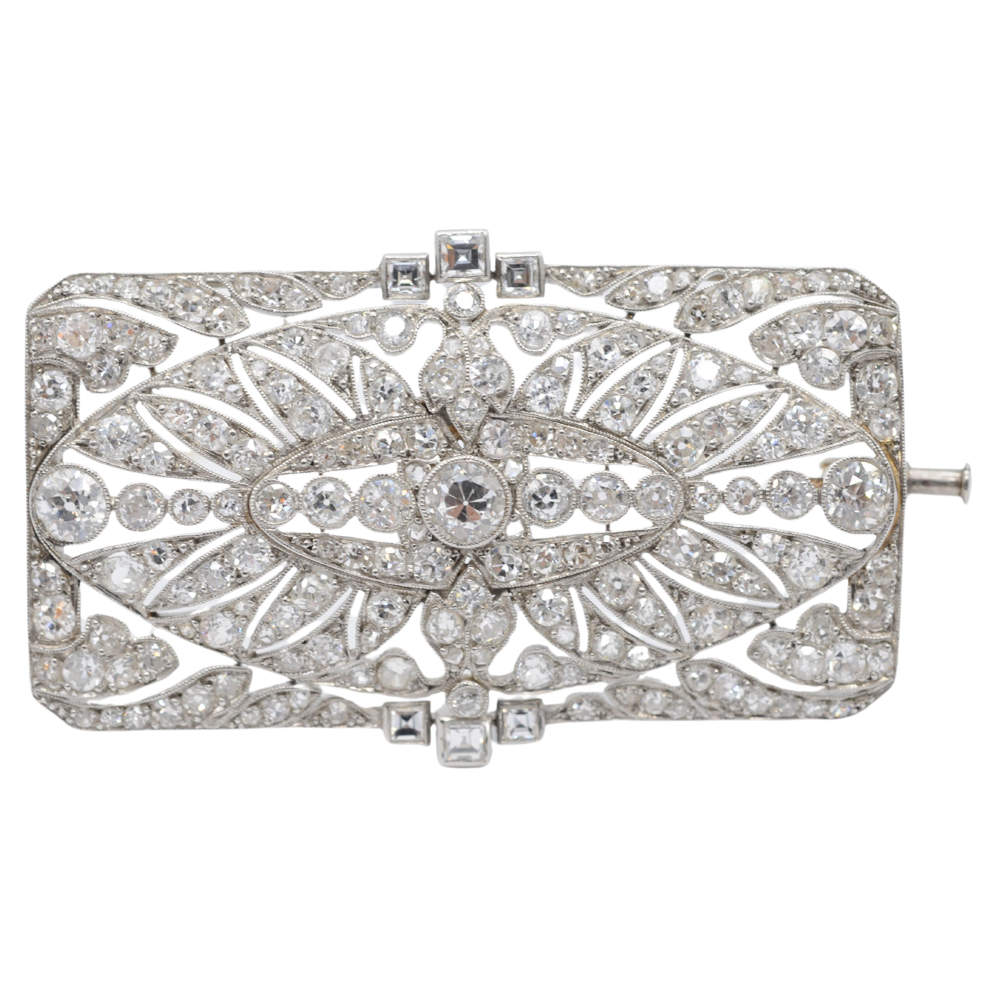 Art deco brooch with 170 diamonds in Old European cut noble platinum  For Sale