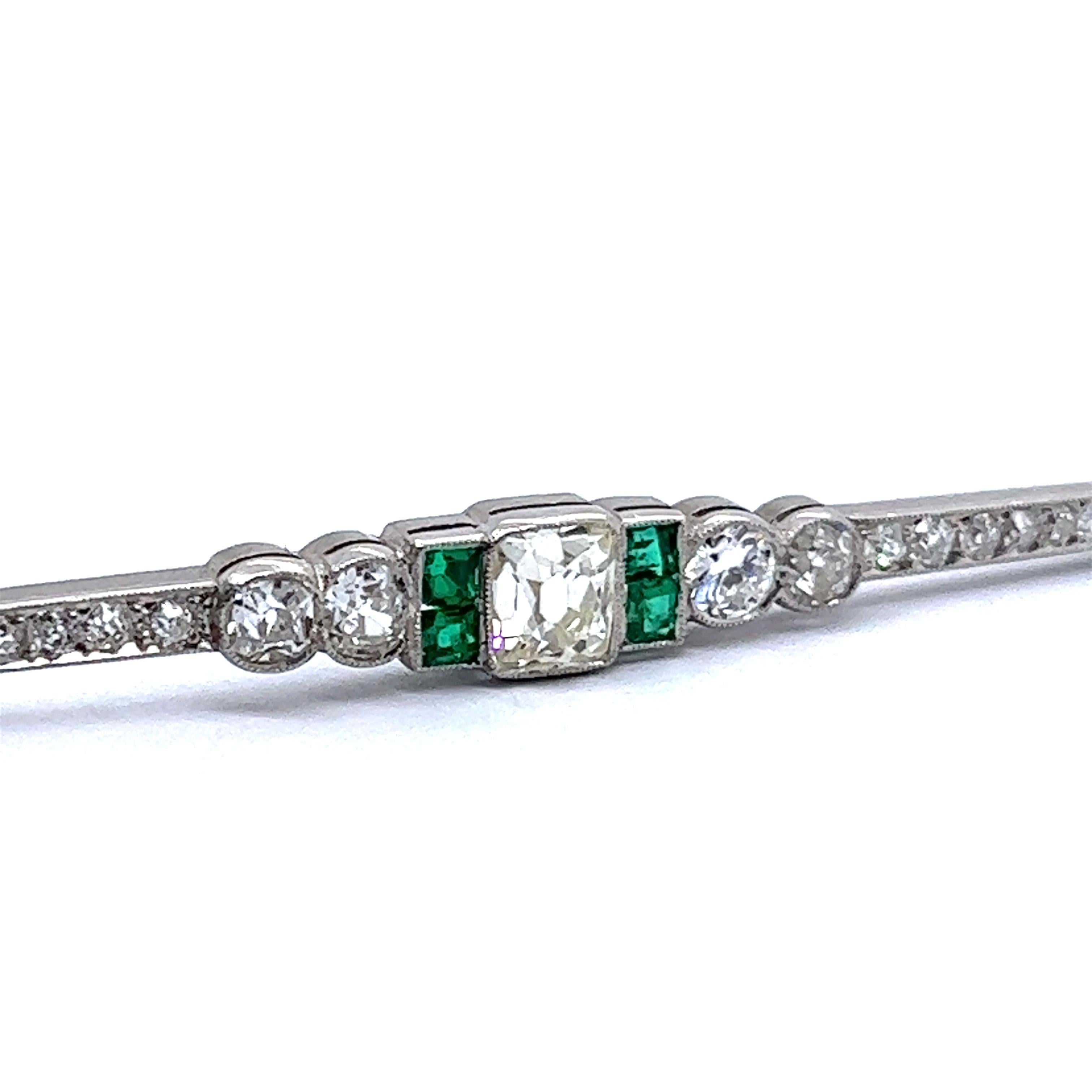 Art Deco Brooch with Old Cut Diamonds and Emeralds in 18 Karat Gold For Sale 7