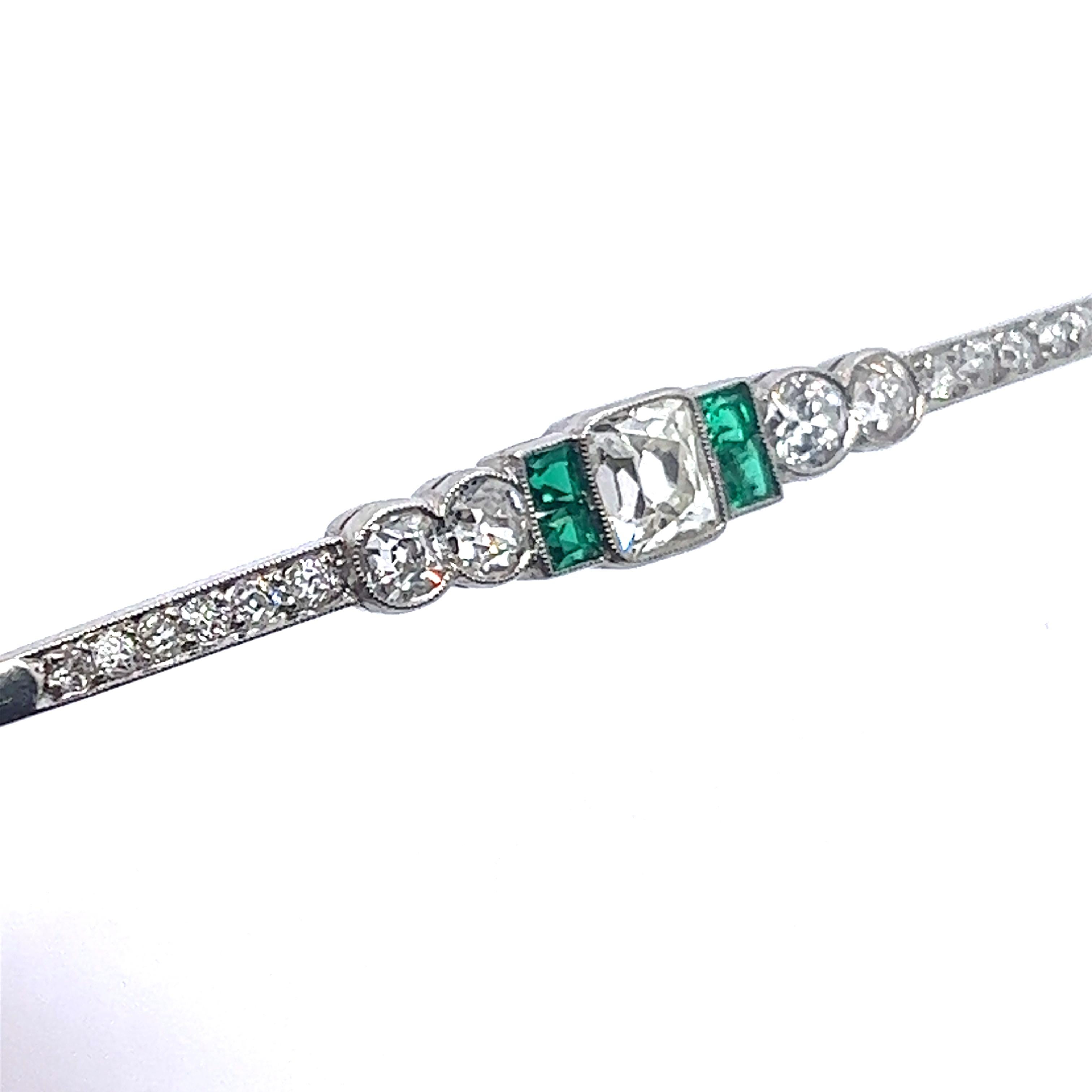 Art Deco Brooch with Old Cut Diamonds and Emeralds in 18 Karat Gold For Sale 3
