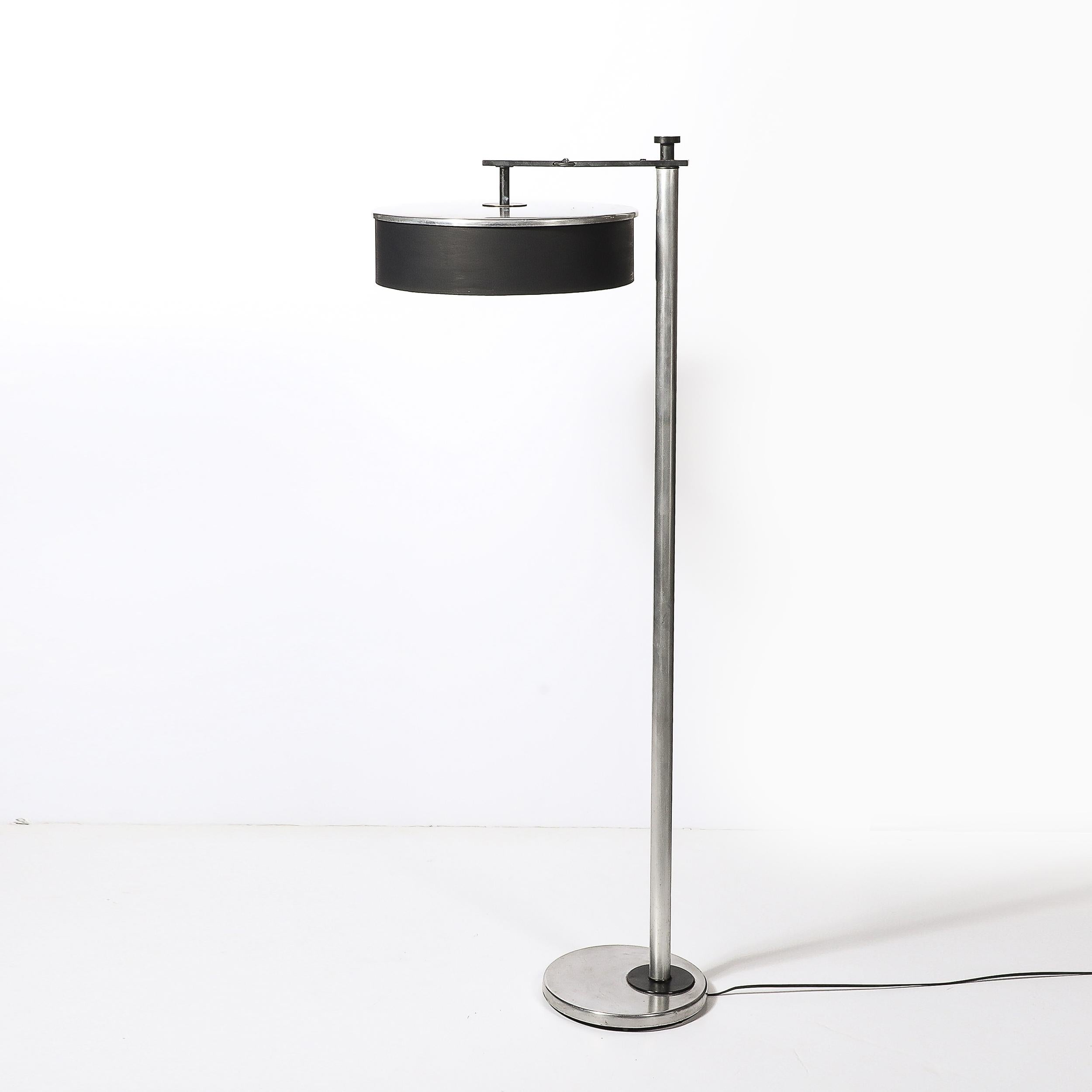 Lampada da terra Art Deco in alluminio spazzolato e smalto nero di Kurt Versen in vendita 7