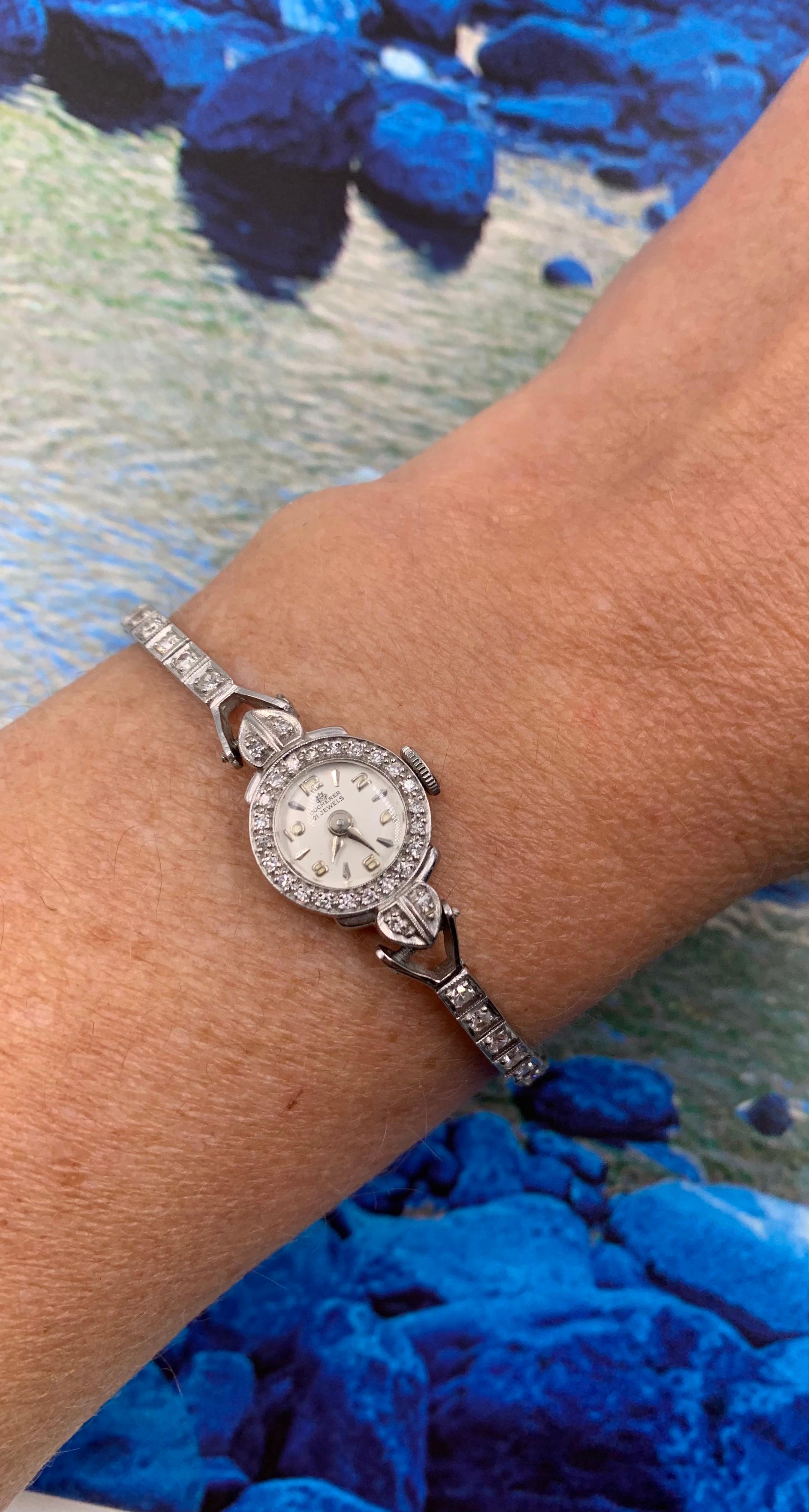 Art Deco Bucherer Diamant-Platin-Armbanduhr aus 14 Karat Weißgold im Angebot 4