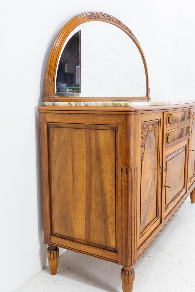 Français Art Deco Buffet Credenza Cabinet Walnut Marble Top Semicircle Mirror, circa 1930 en vente