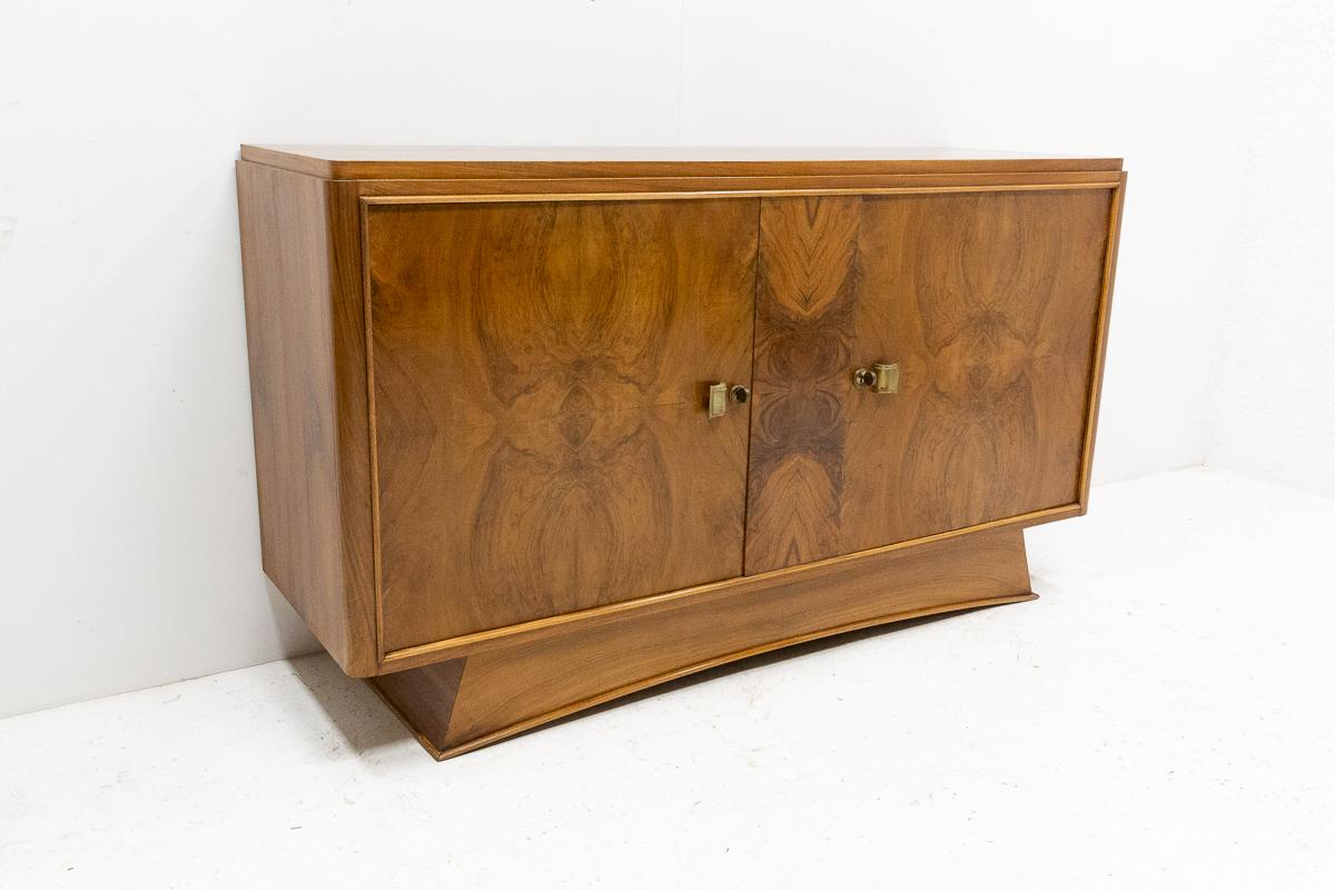 French Art Deco Buffet Credenza Two Doors Cabinet, Walnut and Brass, France, circa 1930 For Sale