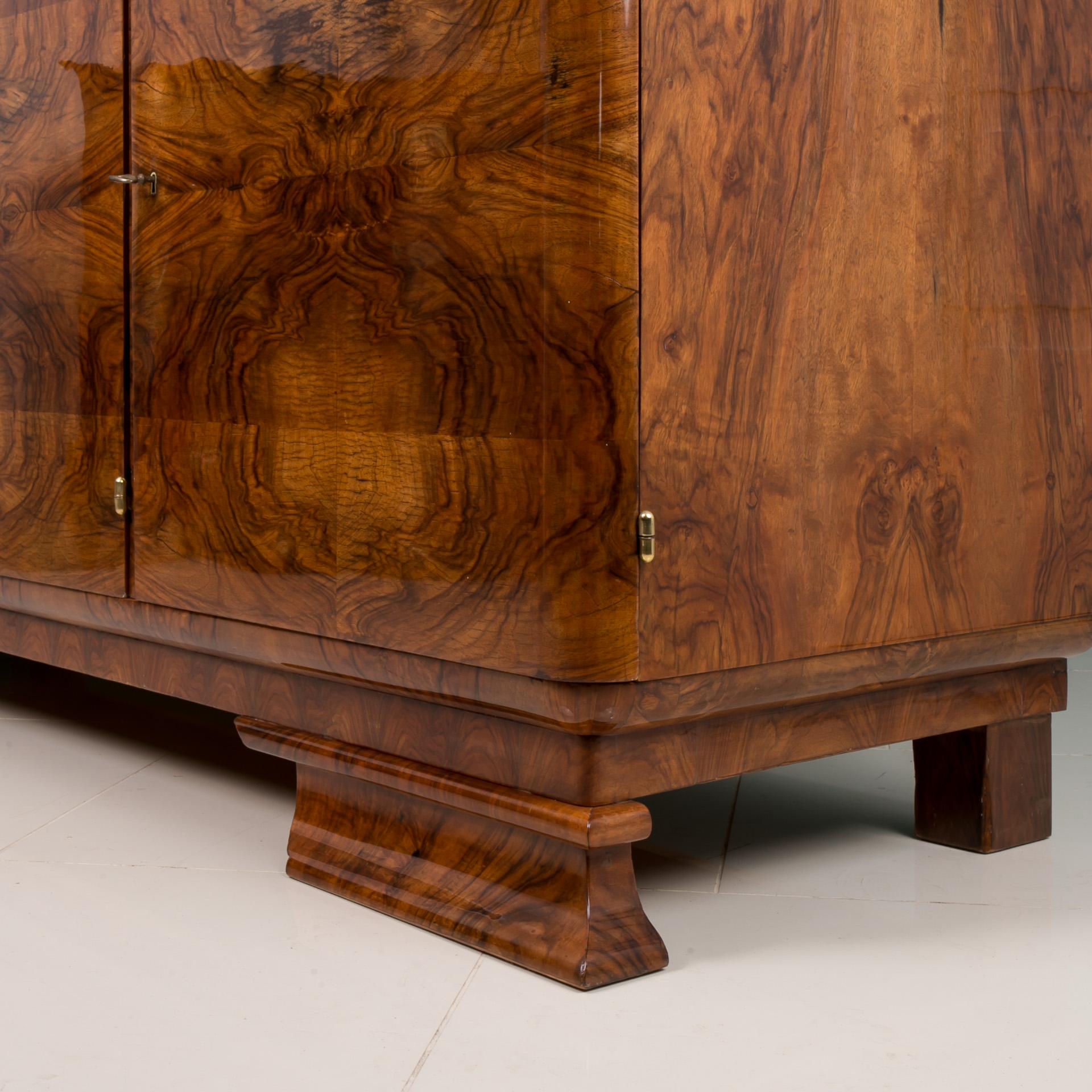 Art Deco Buffet in Walnut Veneer, Poland, 20th Century 6