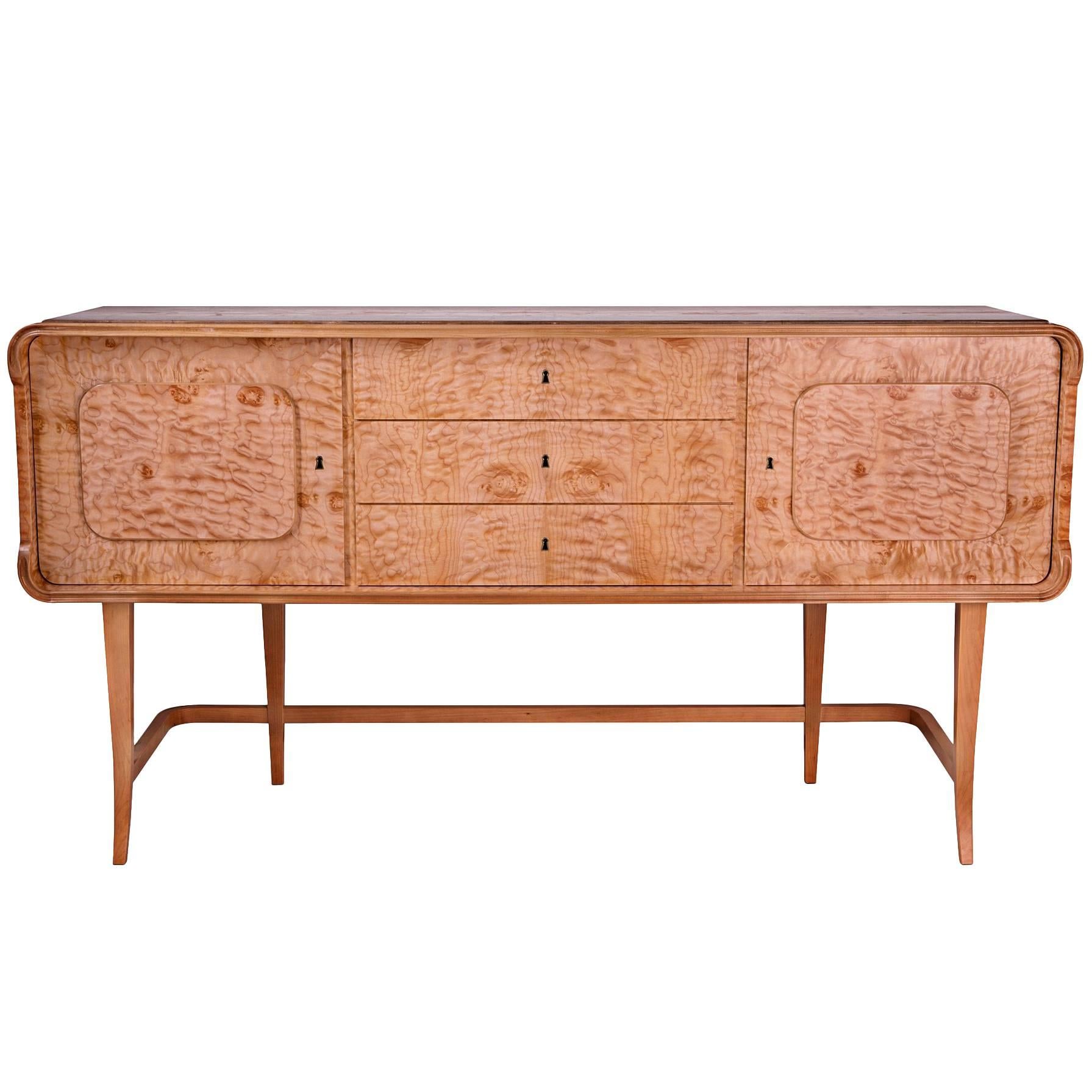 Art Deco Buffet Sideboard in Quilted Maple For Sale