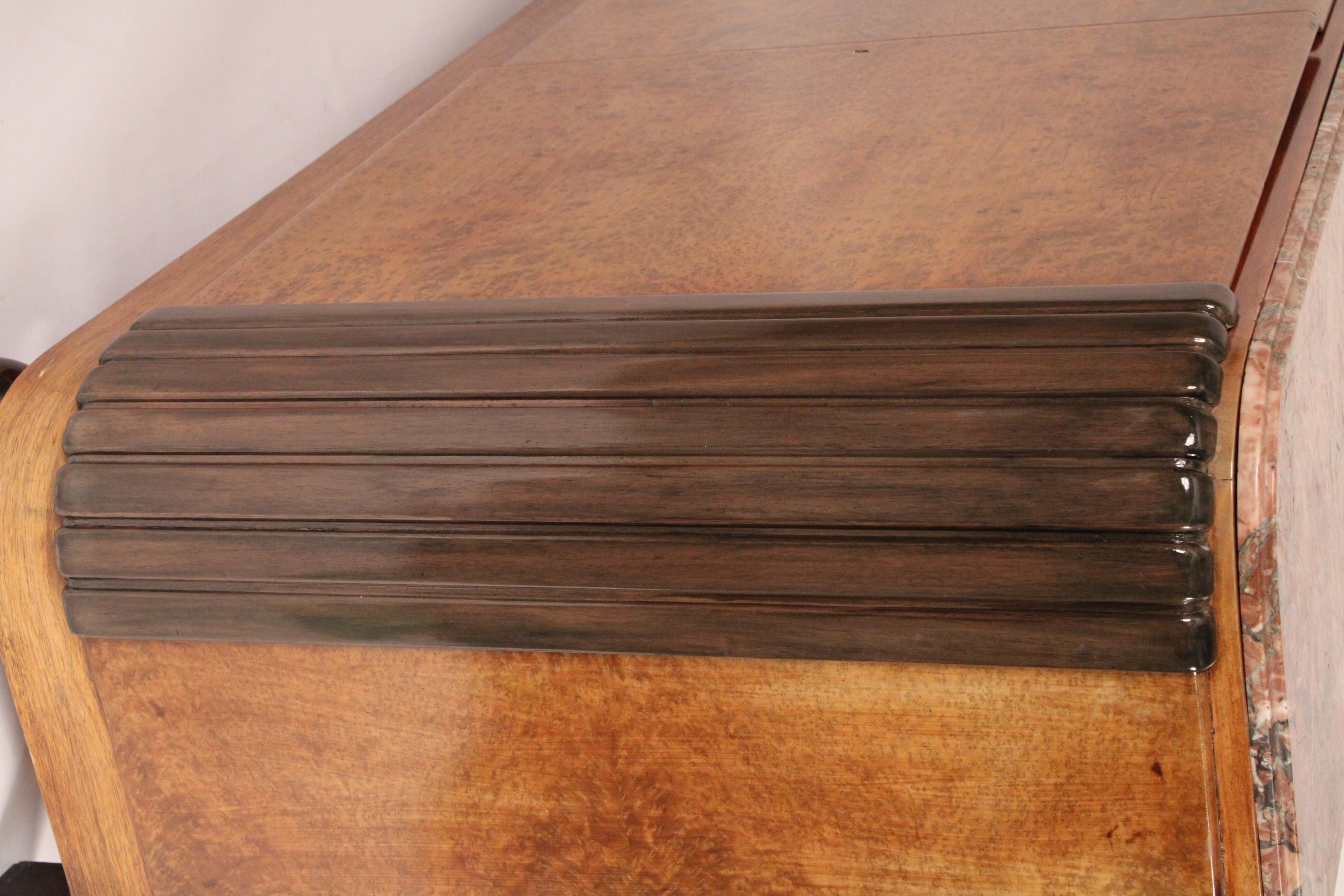Cabinet Art Déco en frêne ronce avec dessus en marbre en vente 6