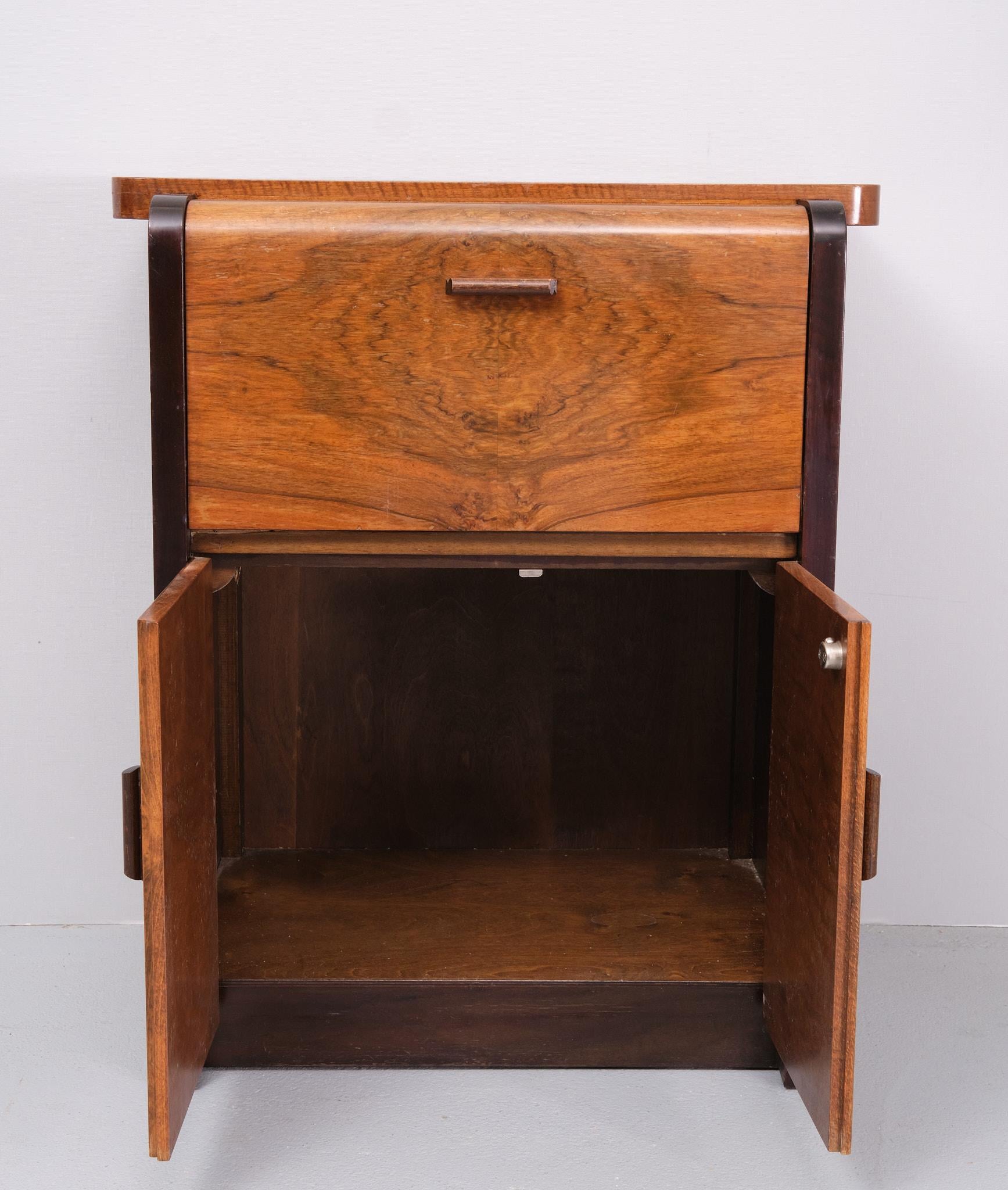 Début du 20ème siècle Cabinet Art Déco en loupe 1920 Hollande  en vente