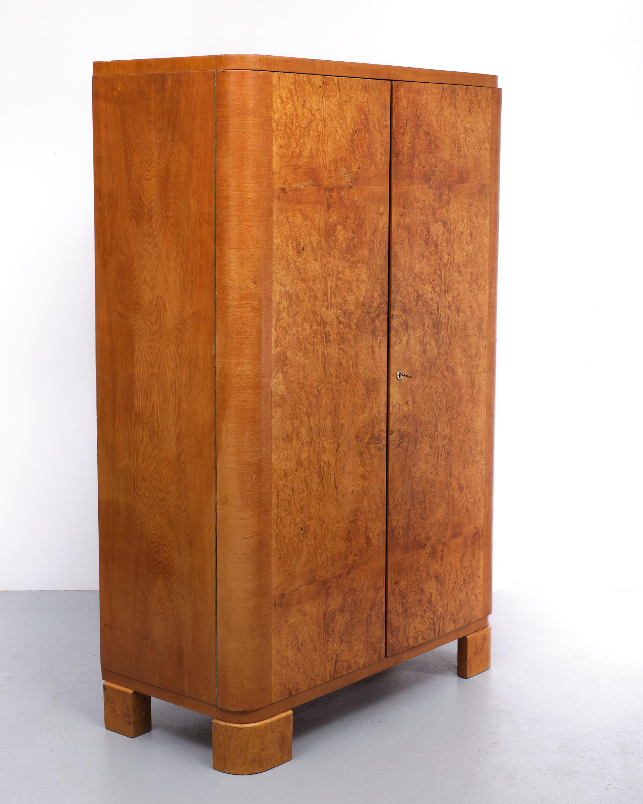 Art Deco Burl Wardrobe, 1925, France In Good Condition In Den Haag, NL