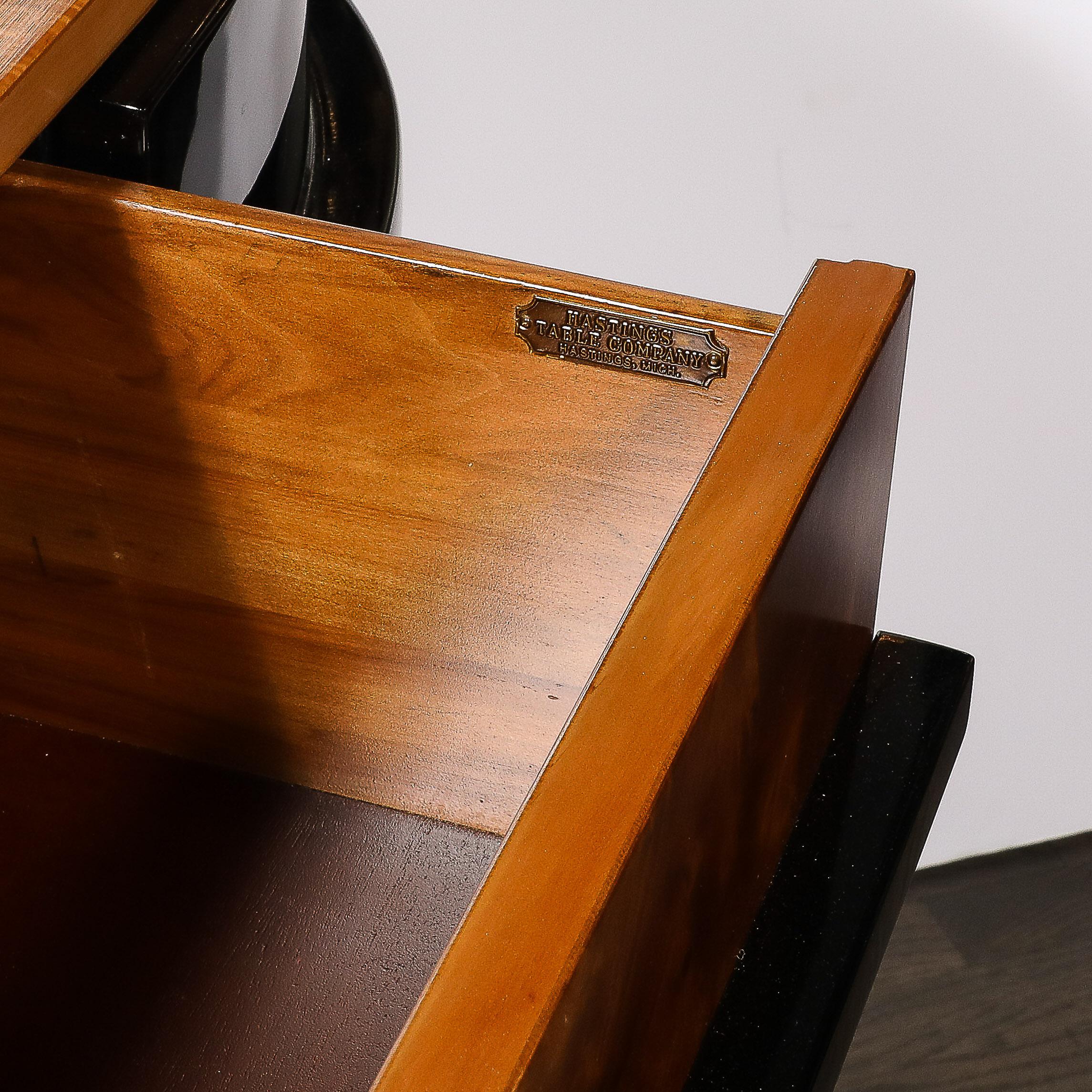 Art-Déco-Sideboard aus gemasertem Nussbaumholz von Donald Deskey für die Hastings Company im Angebot 4