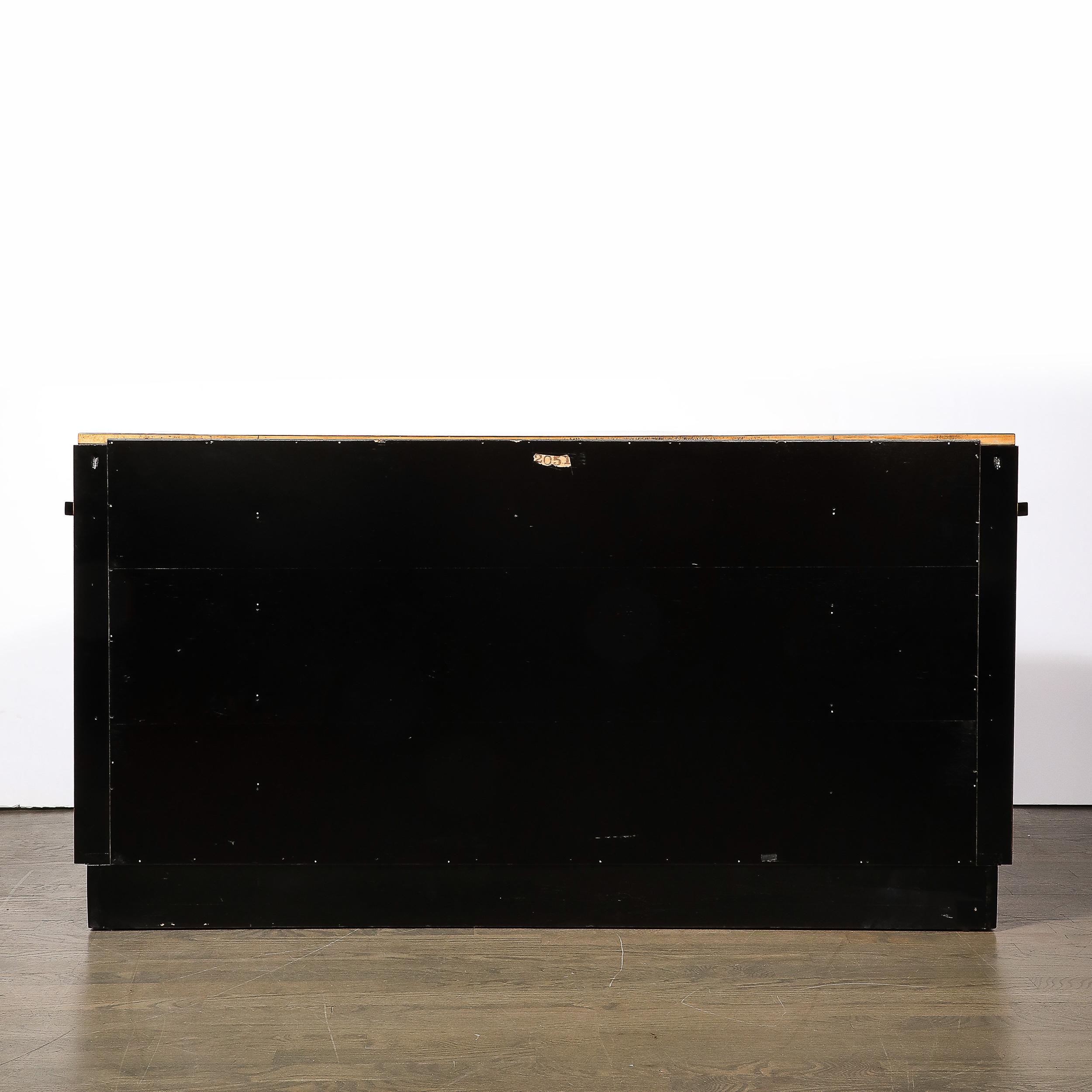 Art-Déco-Sideboard aus gemasertem Nussbaumholz von Donald Deskey für die Hastings Company im Angebot 1