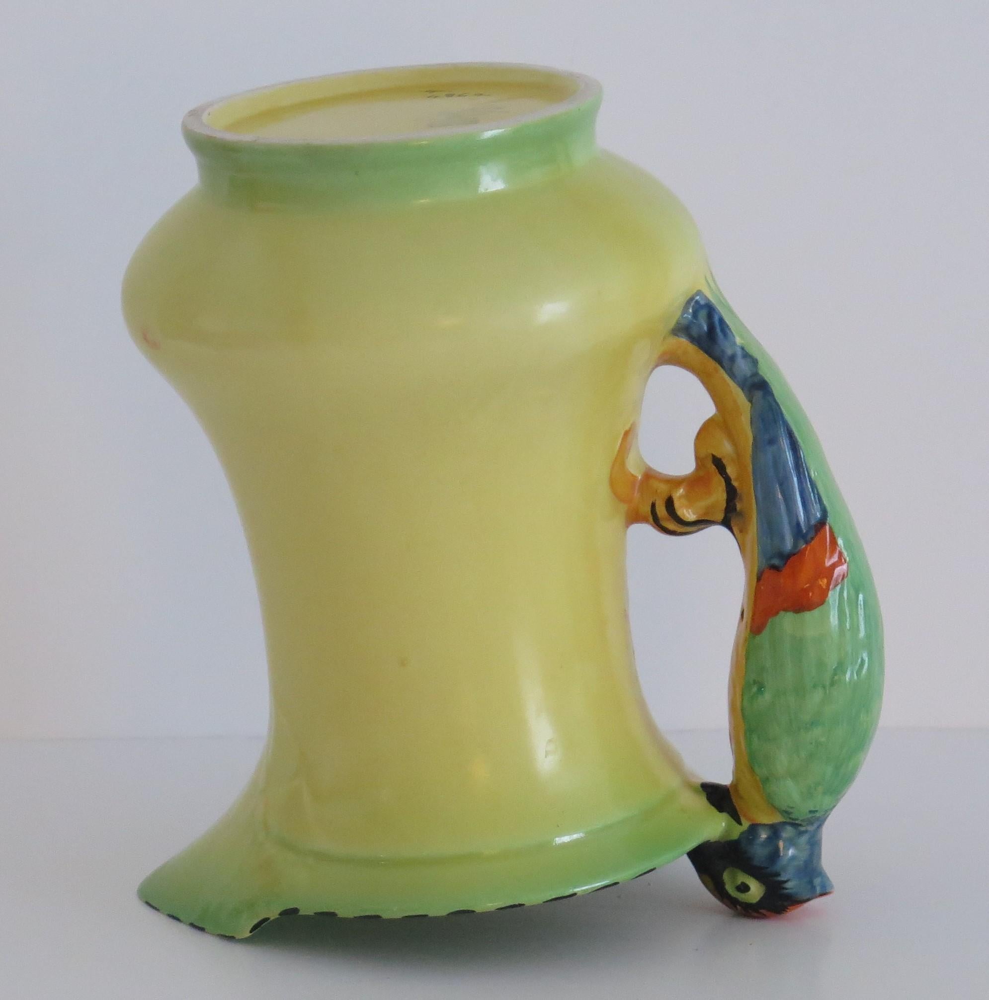 Pichet ou pichet en poterie de Burleigh Ware avec poignée en forme de perroquet peint à la main, années 1930 en vente 2