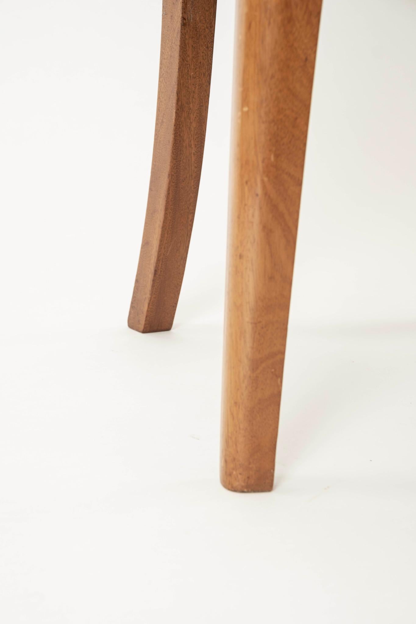 Chaise Art Déco en bois de bourgogne en vente 2