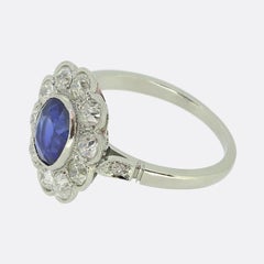Art Deco burmesischer Saphir- und Diamant-Cluster-Ring