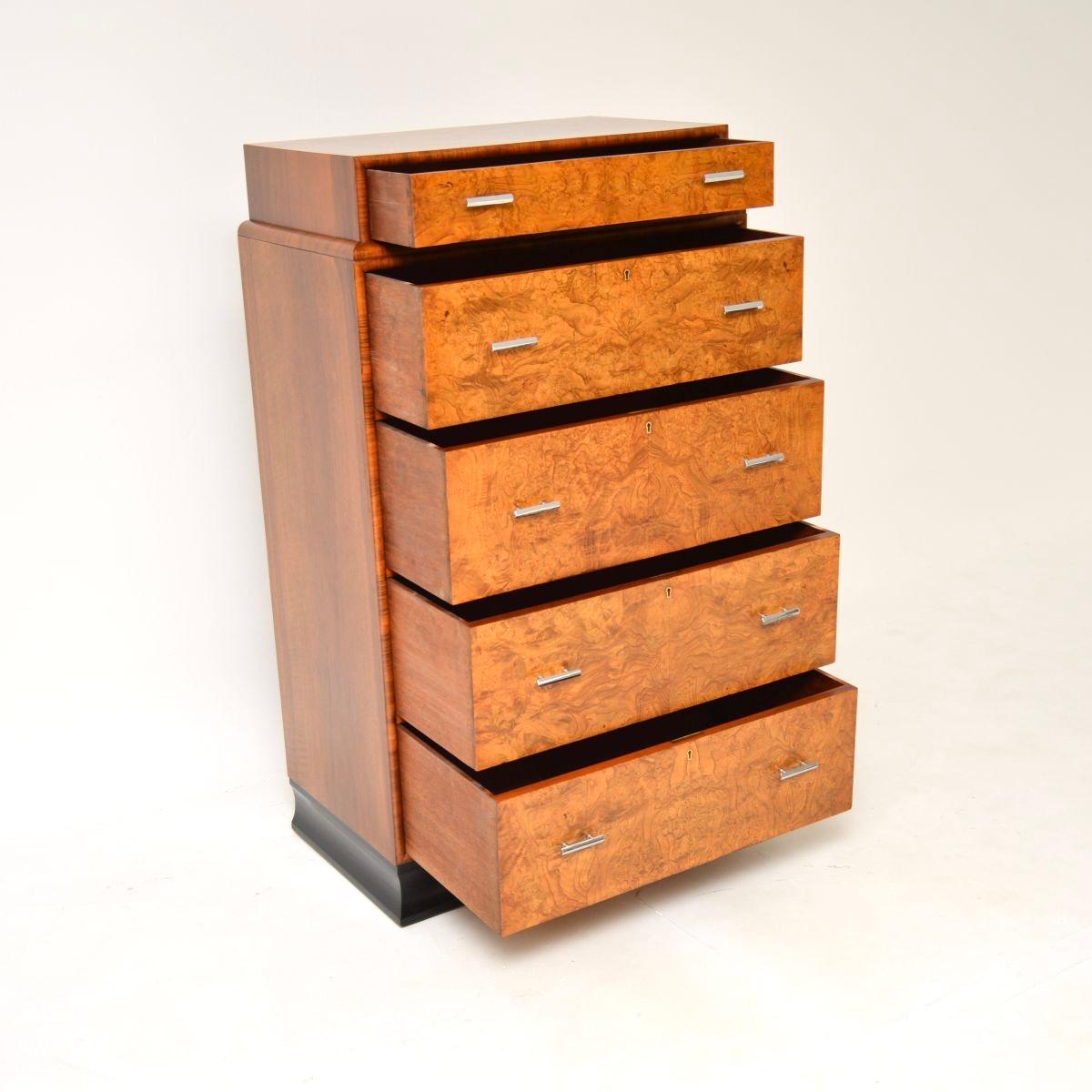 Commode Art Déco en loupe d'orme et noyer Bon état - En vente à London, GB