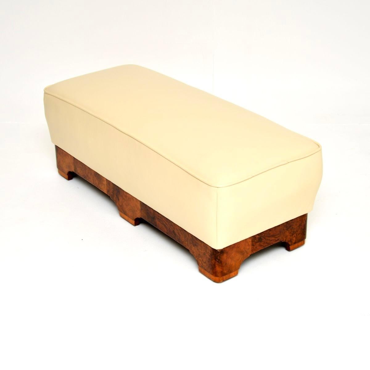 Art Deco Burr Walnut and Leather Stool (Art déco) im Angebot