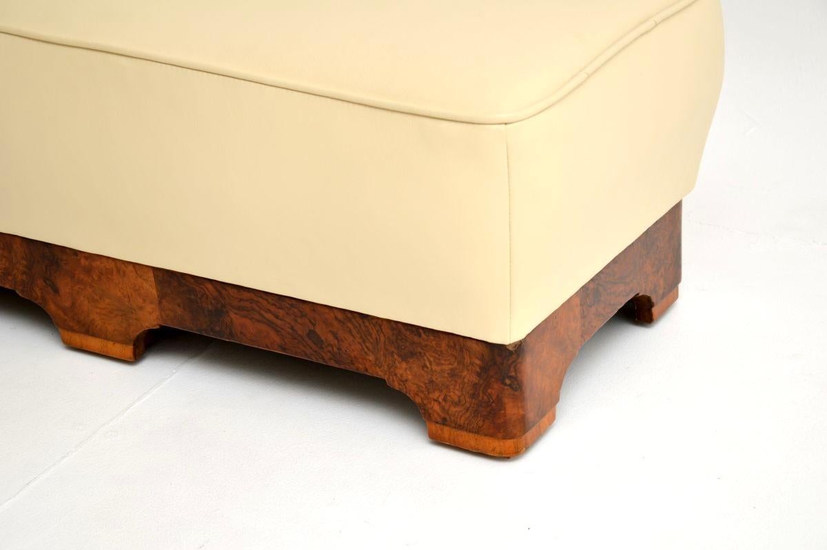 Art Deco Burr Walnut and Leather Stool (Mitte des 20. Jahrhunderts) im Angebot
