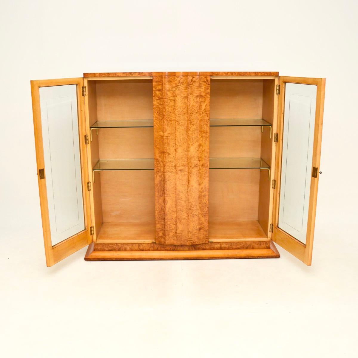 Librería / Armario Art Decó de nogal y sicomoro by Epstein en Bueno estado para la venta en London, GB