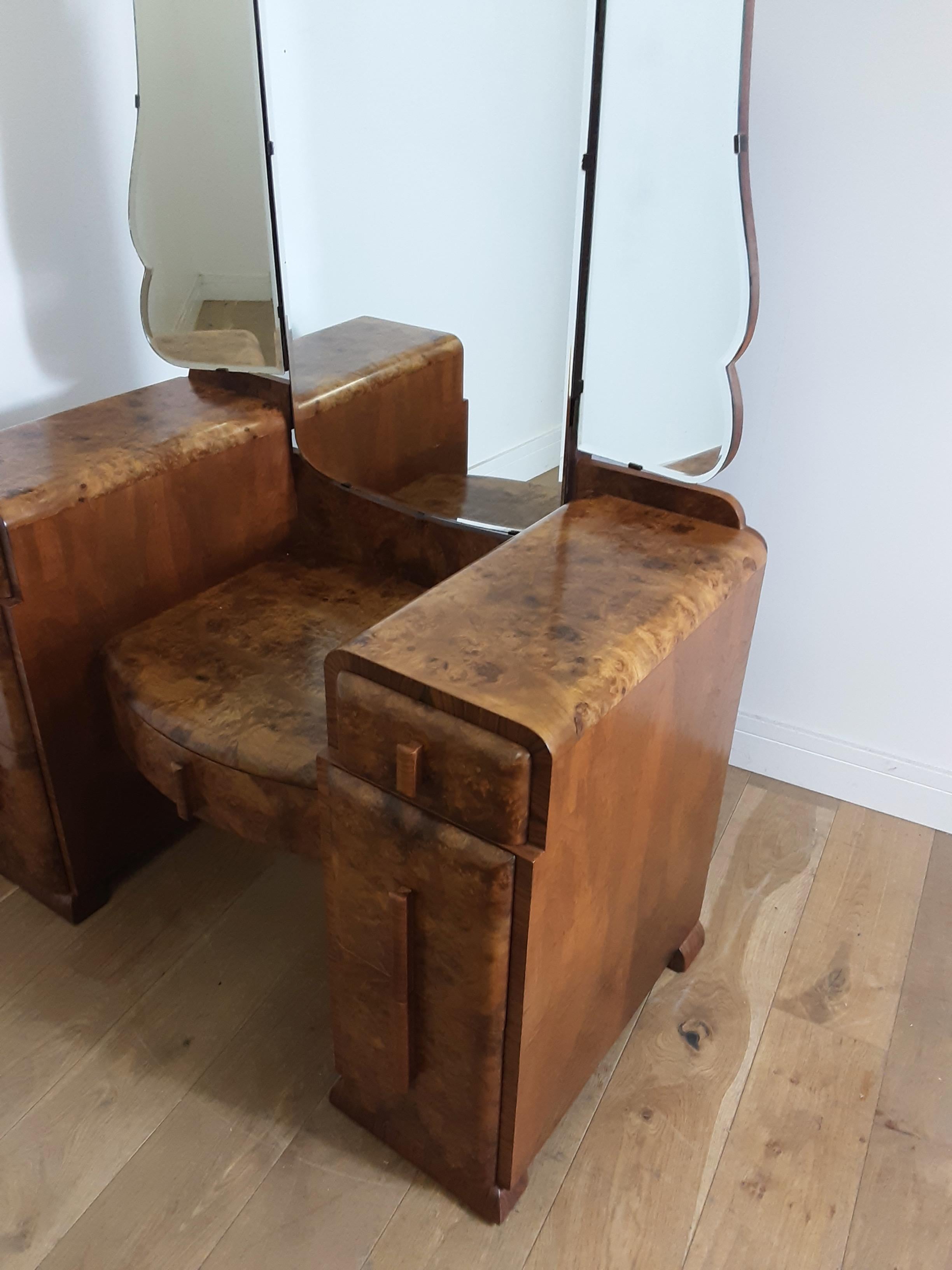 Art Deco Burr Walnut Bedroom Suite by Grange Furnishing Stores, London For Sale 5