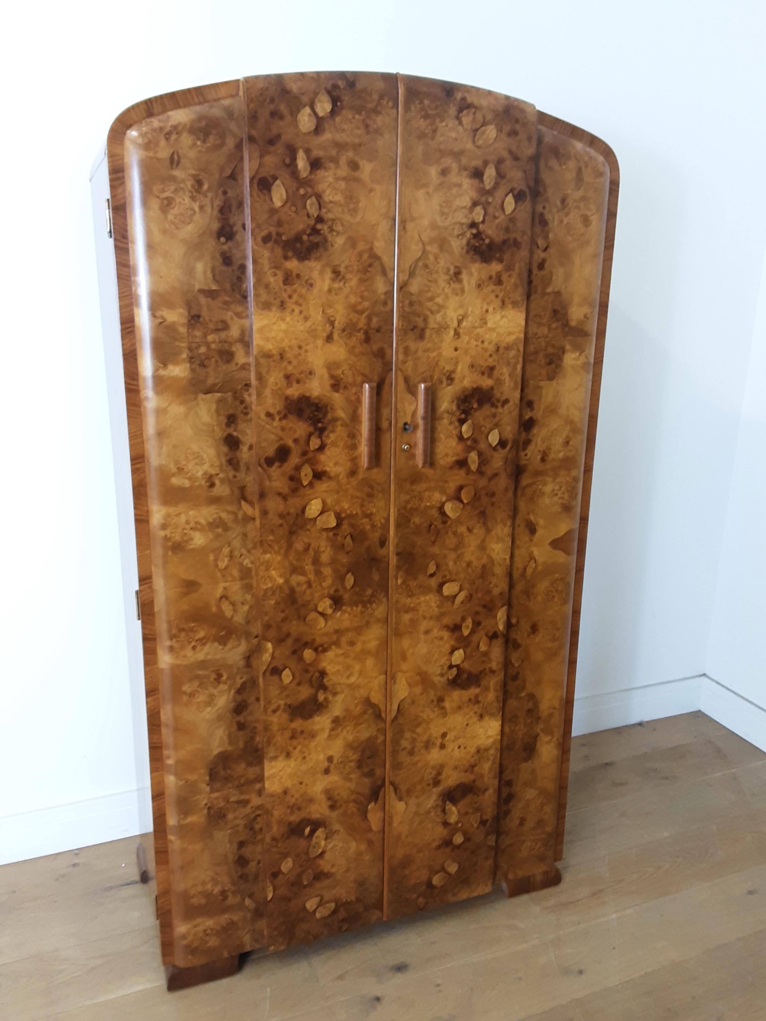 20th Century Art Deco Burr Walnut Bedroom Suite by Grange Furnishing Stores, London For Sale